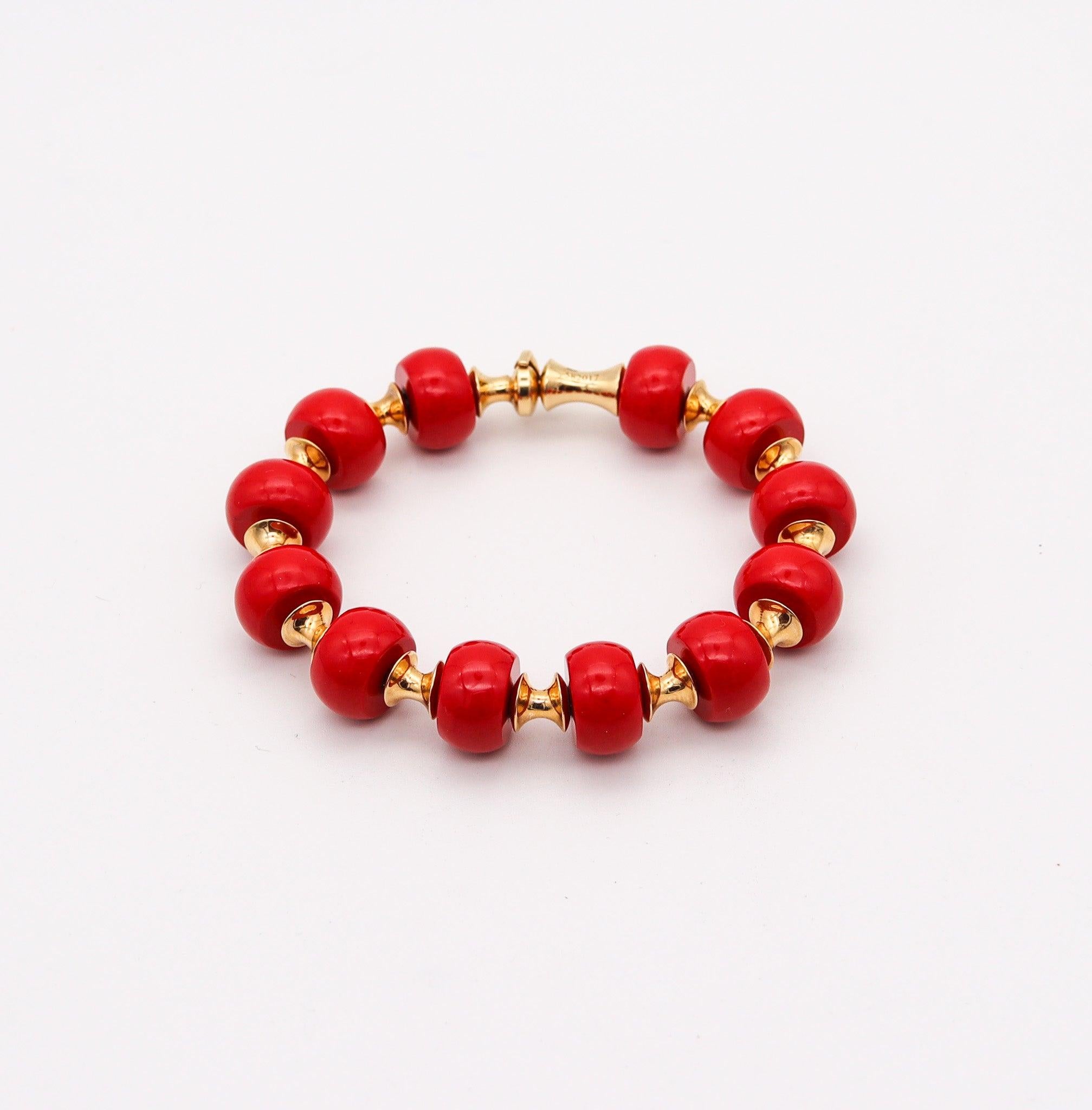 Women's MARINA B. Milano Pneus Bangle Bracelet In 18Kt Yellow Gold With Red Jasper