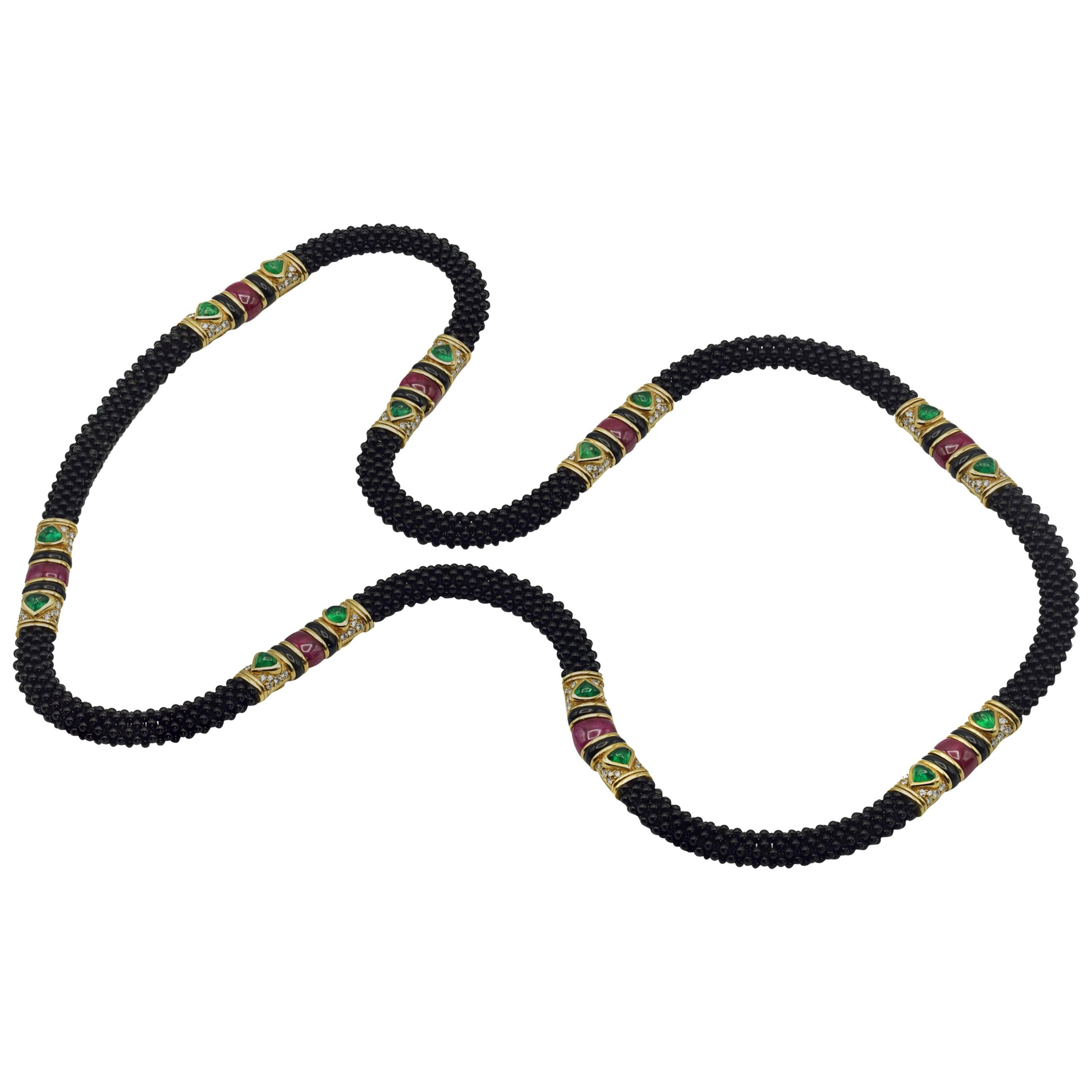 Marina B Nadja, collier sautoir en or jaune, diamants, émeraudes, rubis, onyx en vente