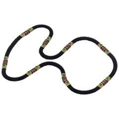 Marina B Nadja, collier sautoir en or jaune, diamants, émeraudes, rubis, onyx