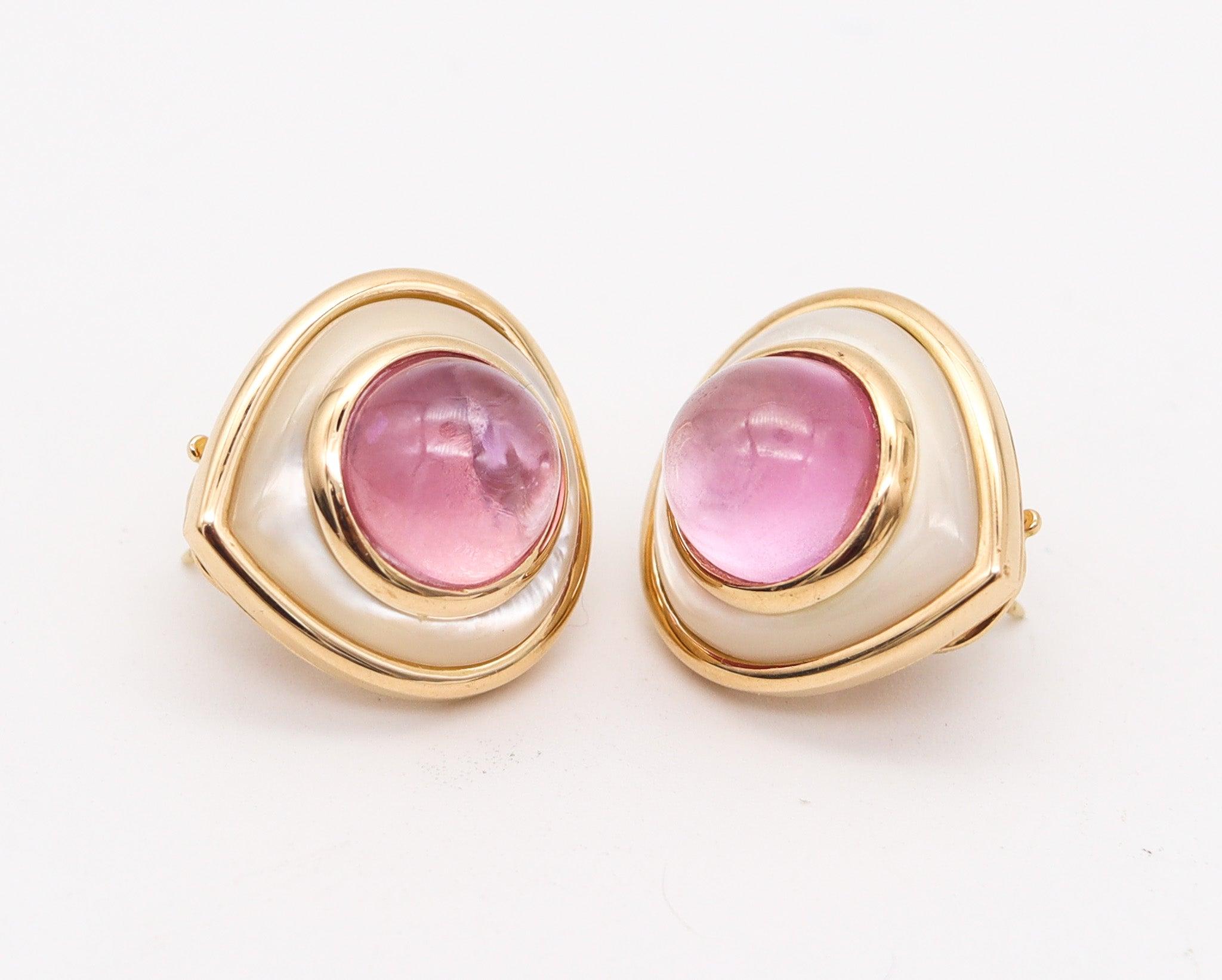Modernista I. A. B. Paris 1981 Orecchini Medievali con Clip in Oro Giallo 18Kt e Quarzi Rosa in vendita