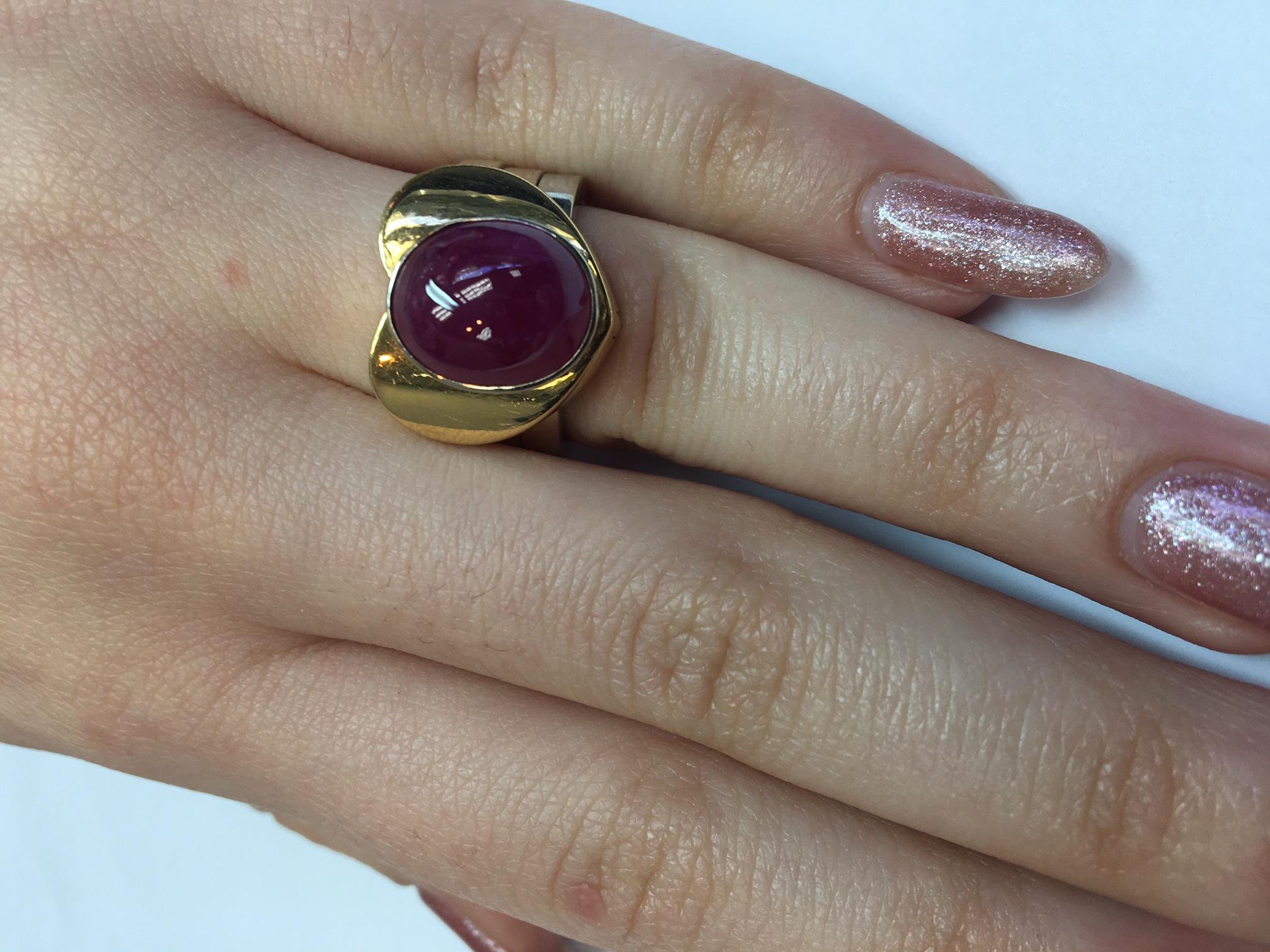 Marina B Ruby 18 Karat Gold Ring For Sale 1