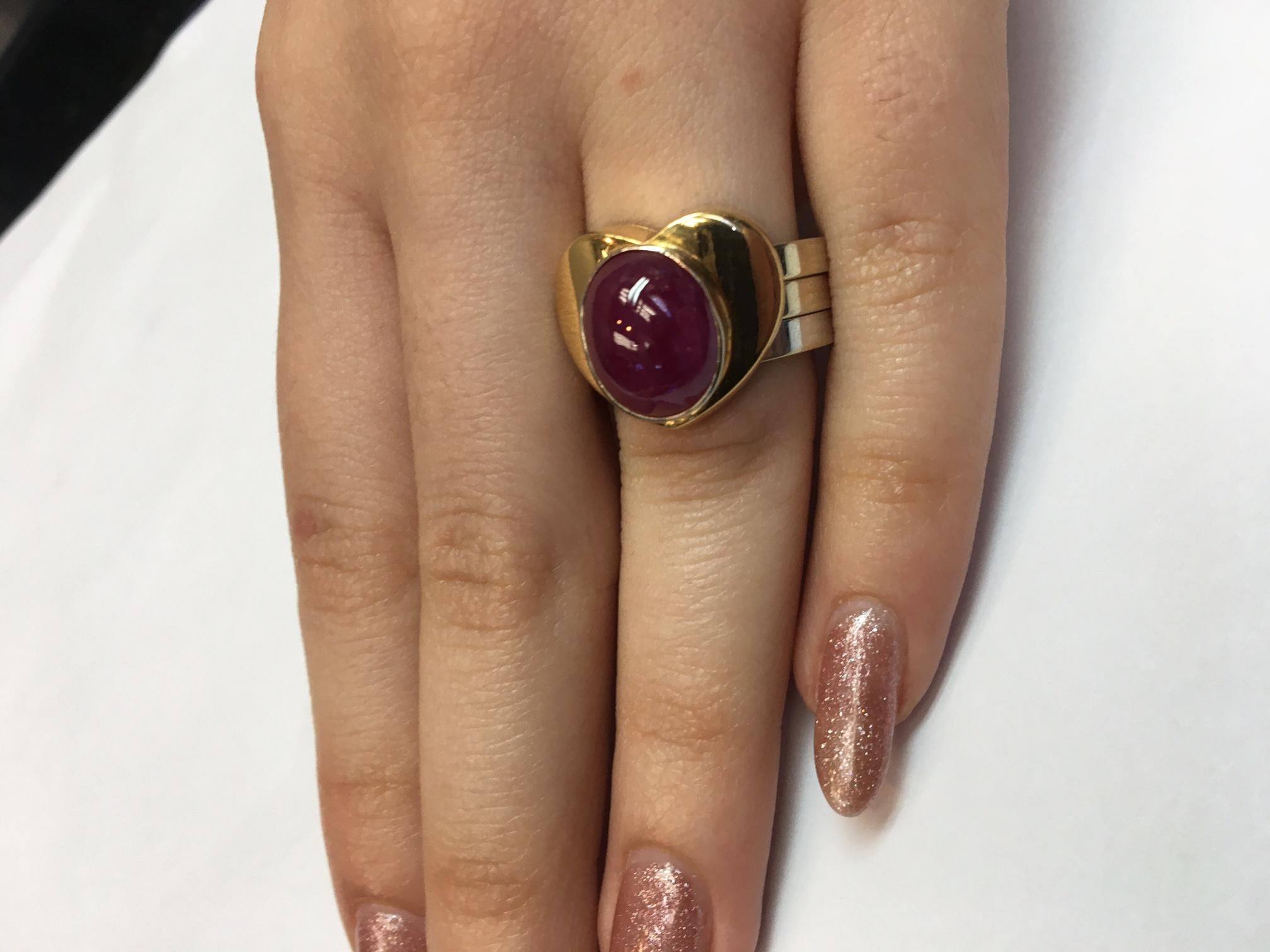 Marina B Ruby 18 Karat Gold Ring For Sale 2