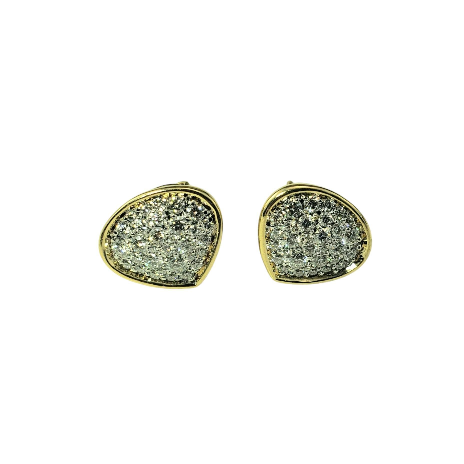 Marina B Trisola 18K Yellow Gold Pave Diamond Stud Earrings-

The Marisa B Trisola pave diamond stud earrings are a luxurious accessory from the renowned Trisola collection. These tear-shaped studs are crafted in 18K yellow gold and adorned with