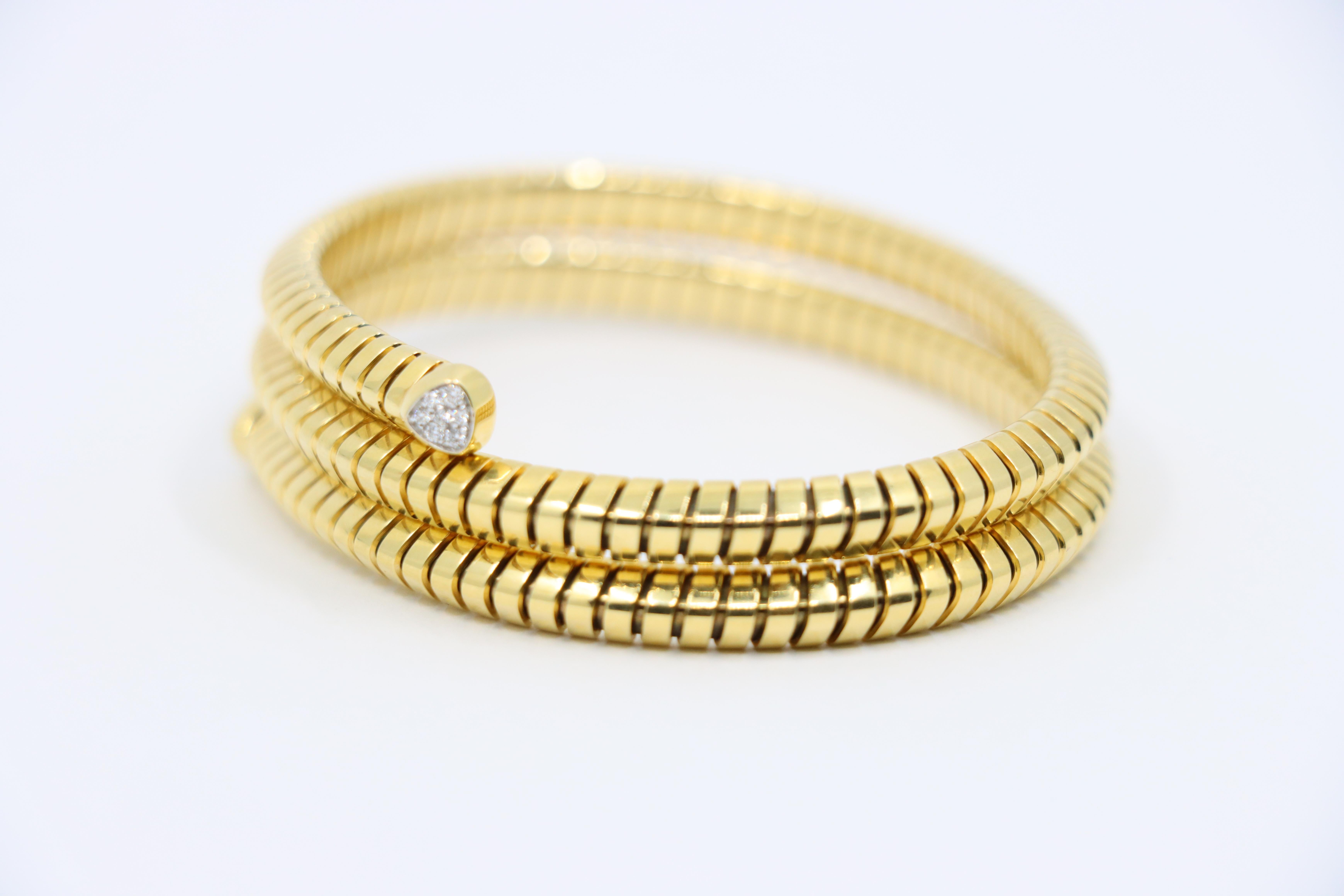 Marina B Trisolina 18k Yellow Gold Triple Pavé Diamond Bangle In Good Condition For Sale In Flushing, NY