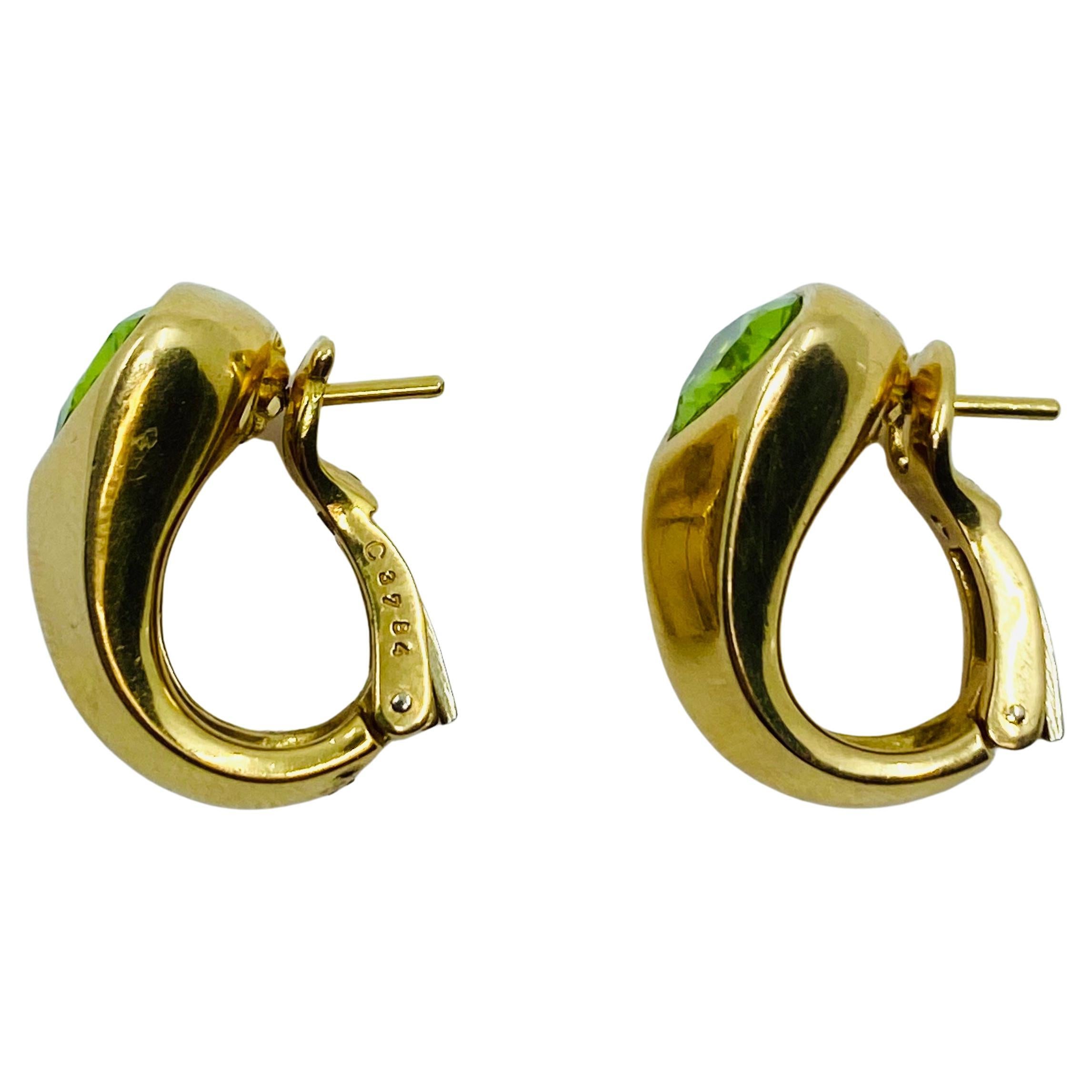 Taille mixte Marina B Boucles d'oreilles vintage en or 18 carats avec péridot vert en vente