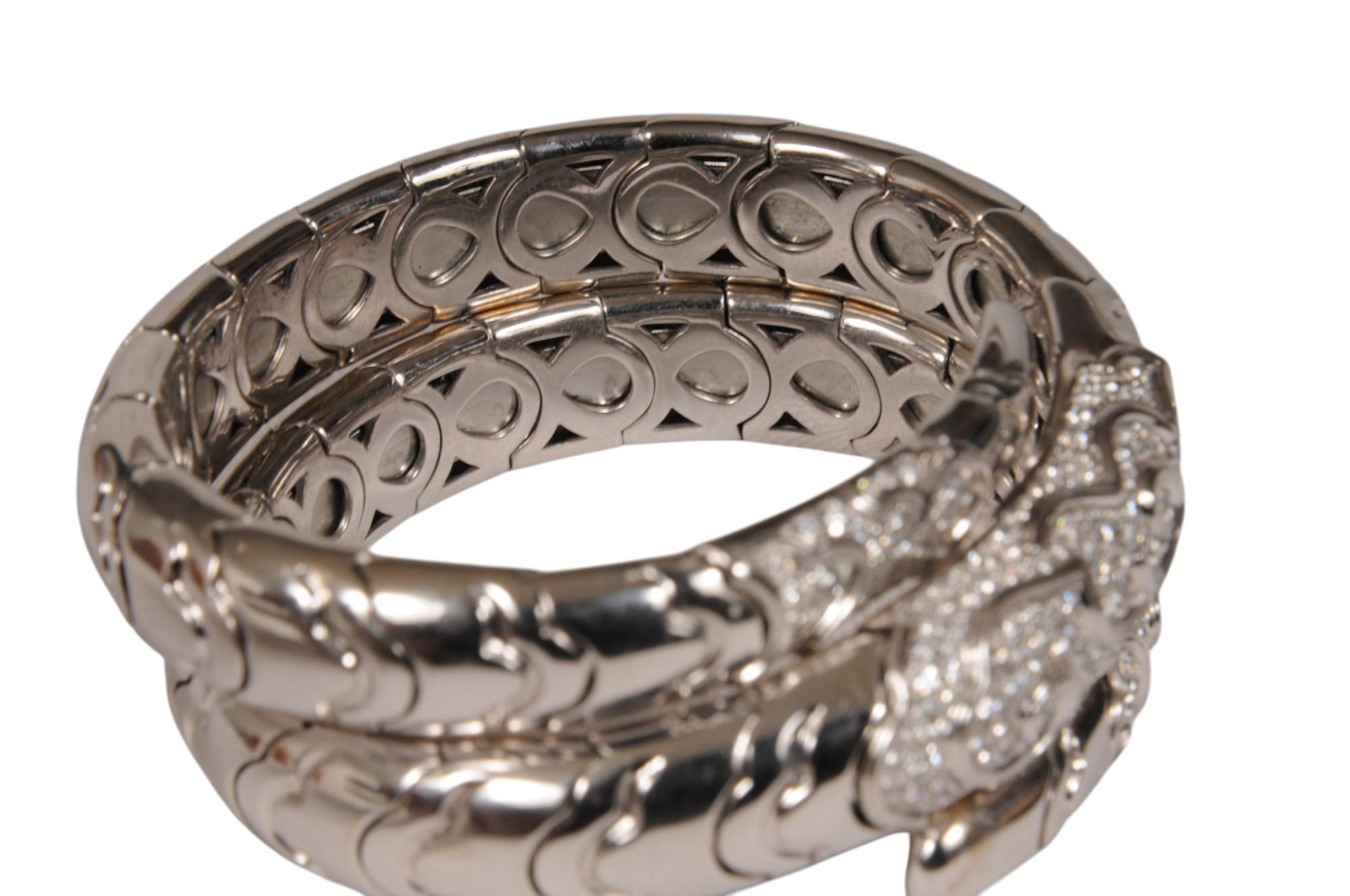 I. A B. Bracelet Onda Coil en or blanc et diamants 3.10Ct Wrist Cuff Spiral en vente 11