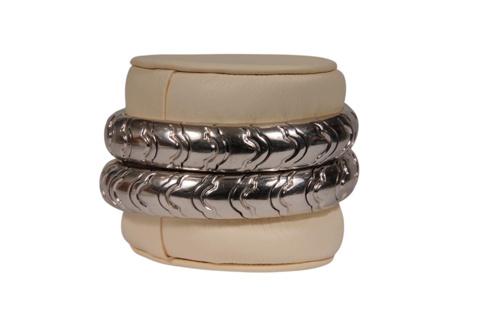 I. A B. Bracelet Onda Coil en or blanc et diamants 3.10Ct Wrist Cuff Spiral en vente 1