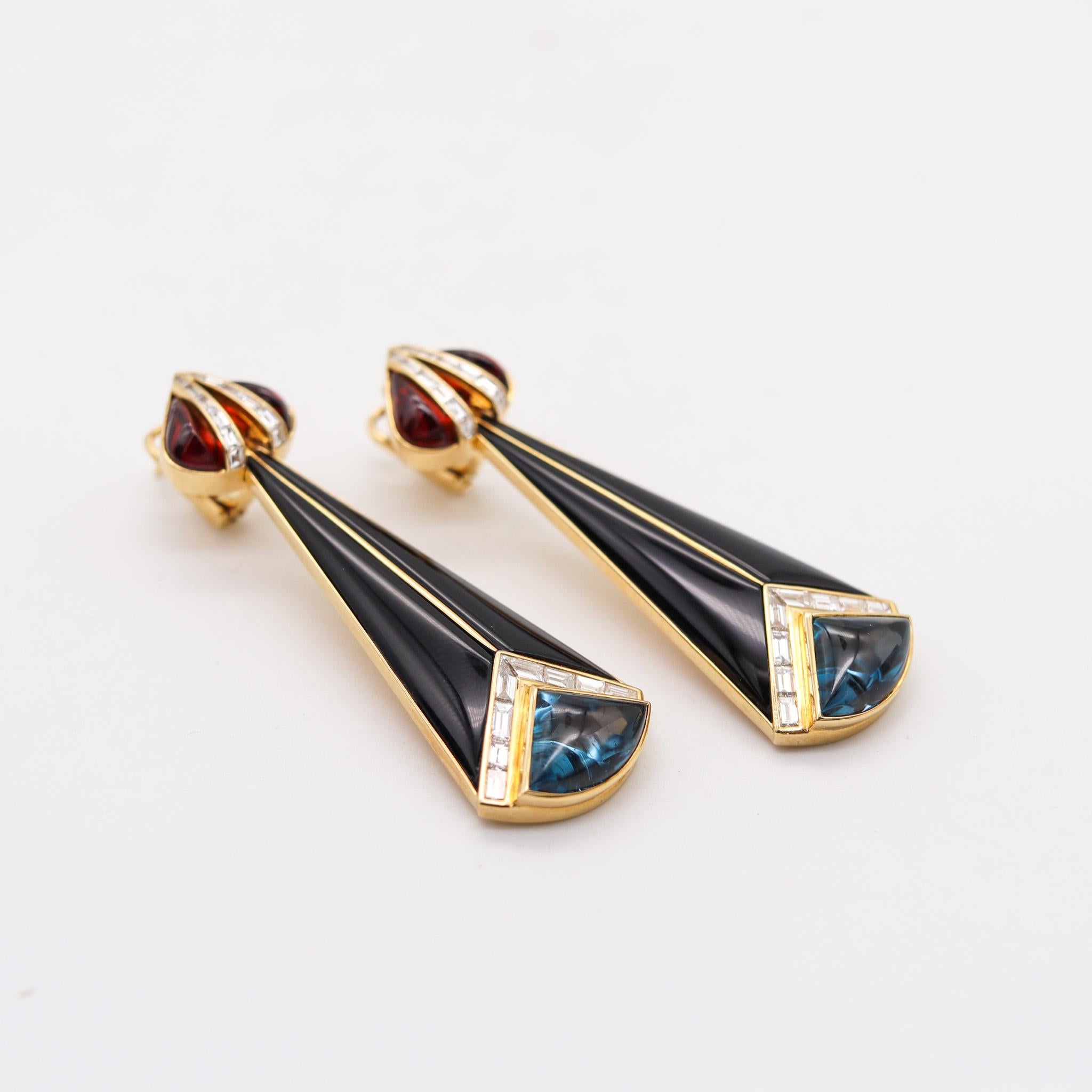 Troc dangle earrings designed by Marina B.

These beautiful vintage earrings are extremely rare, since has been produced in a very limited edition of only 5 pairs. Were made in Milano Italy by the iconic Marina Bvlgari, back in the 1983. This pair