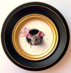 "Petite Souris 702" di Marina Dieul, Pittura a olio originale, Topo con fiore