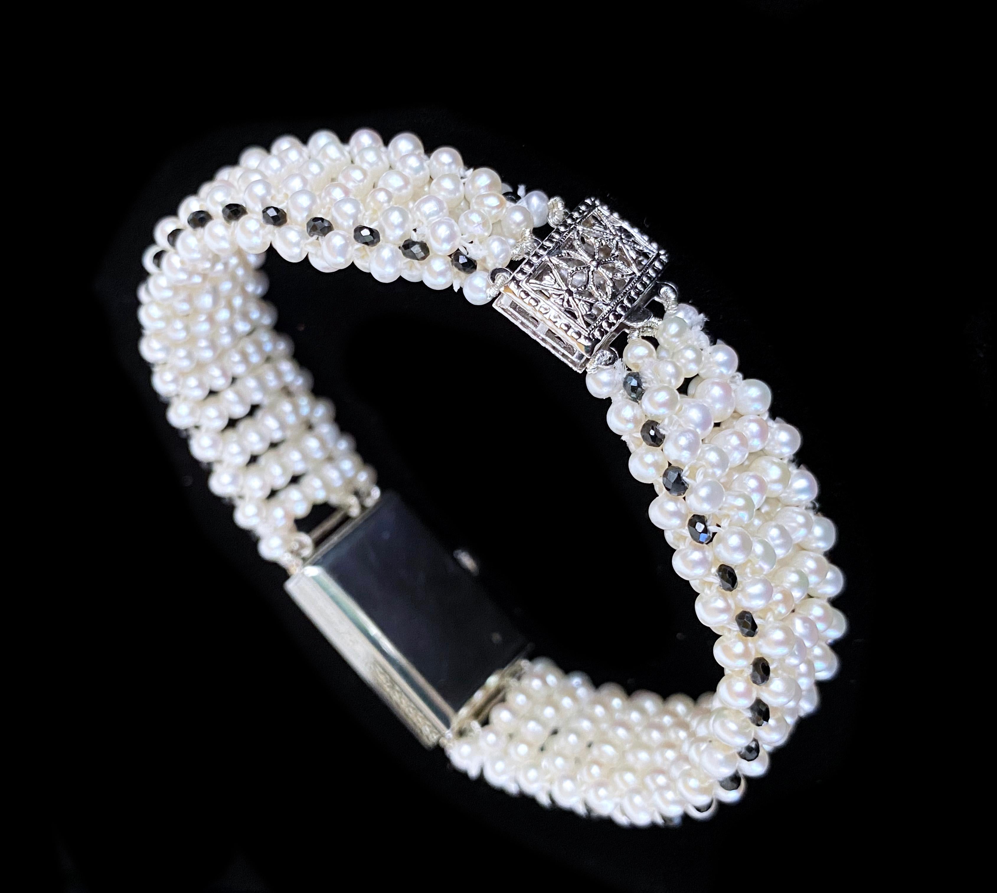 Artisan Marina J. Montre vintage 18 carats incrustée de diamants avec perles et spinelle noire en vente