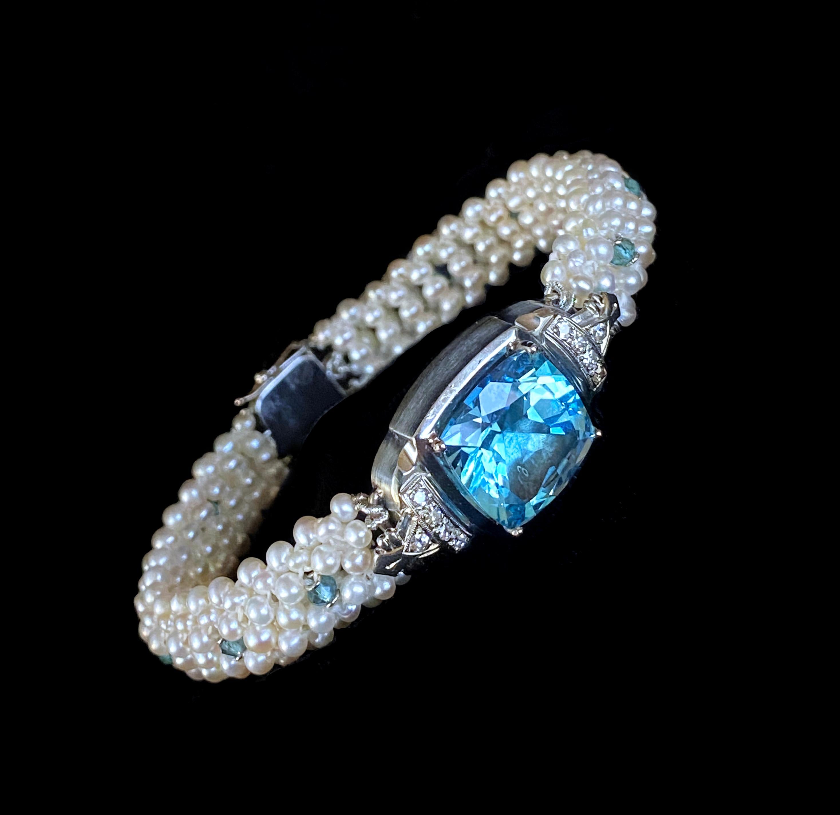 Artisan Marina J. Bracelet en or blanc 18 carats, diamants, perles et topaze bleue de Londres en vente
