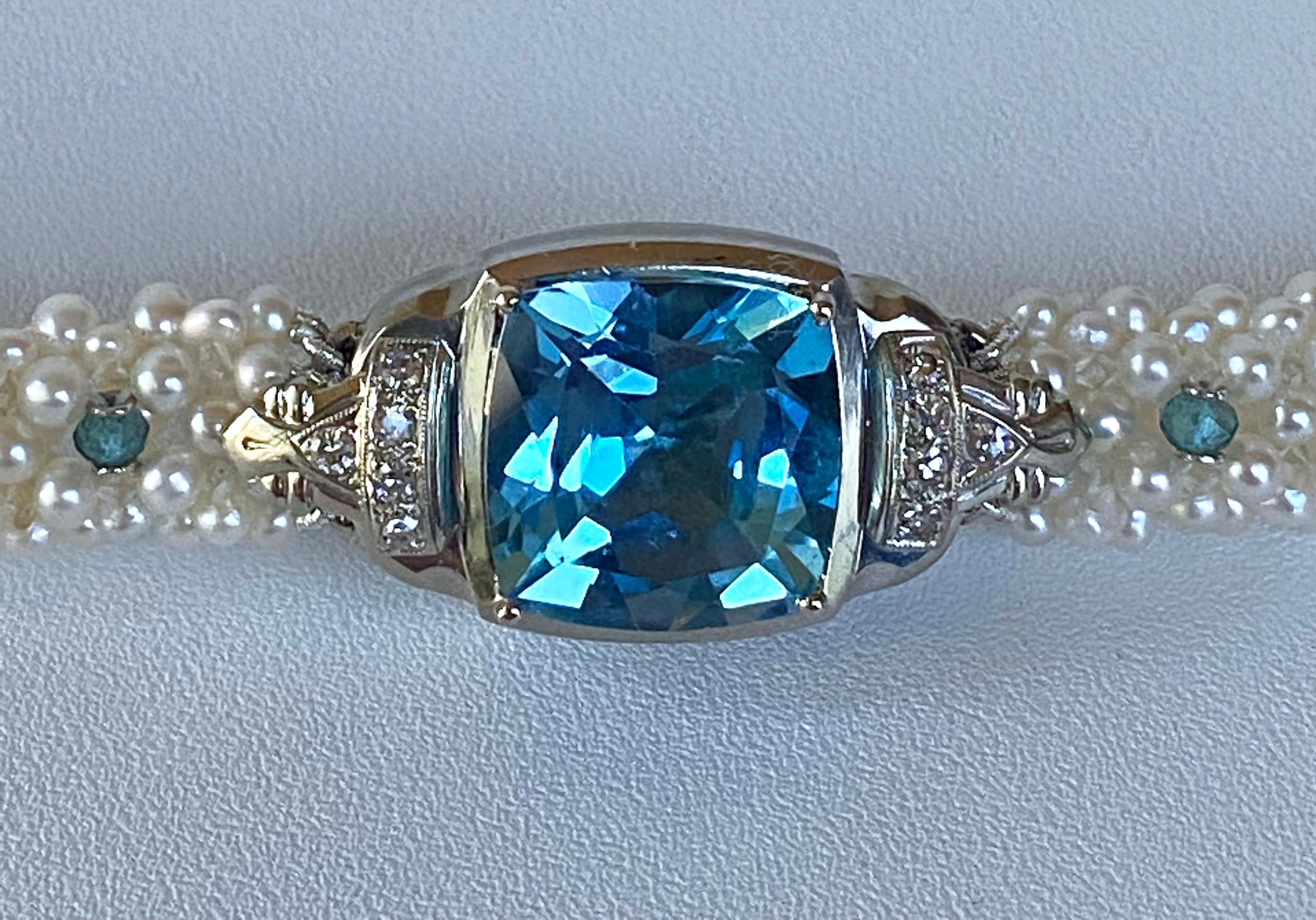 Taille coussin antique Marina J. Bracelet en or blanc 18 carats, diamants, perles et topaze bleue de Londres en vente