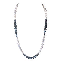 Marina J. Collier dégradé de perles avec fermoir en or jaune 14 carats