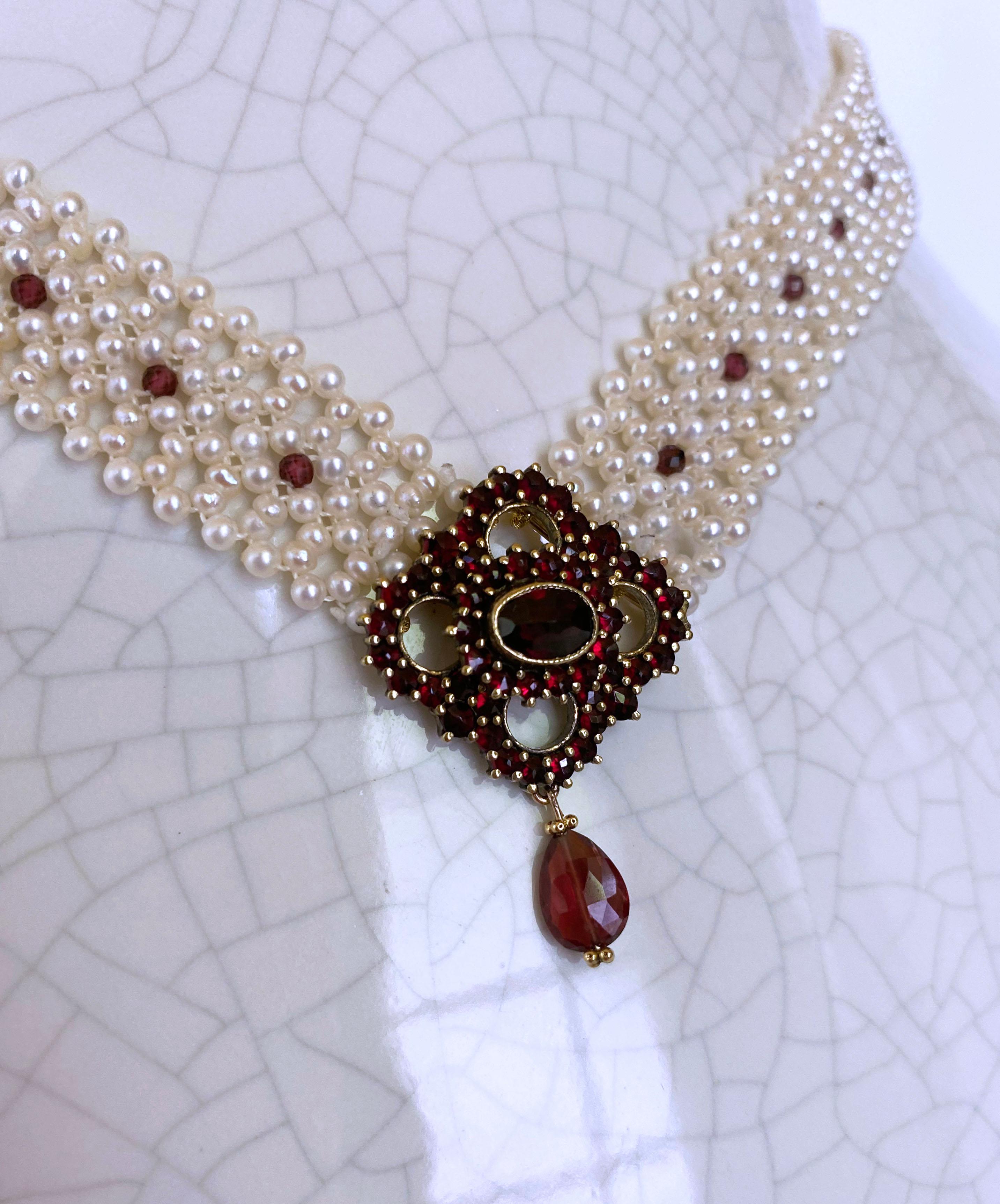 Artisan Marina J. Collier entièrement tissé de perles avec centre de table en grenat vintage en vente