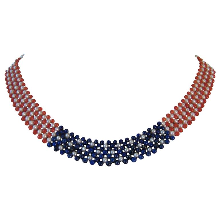 Marina J.: Halskette 14 Karat Gelbgold, Amerikanische Flagge gewebt aus Perle, Koralle und Lapis Lazuli