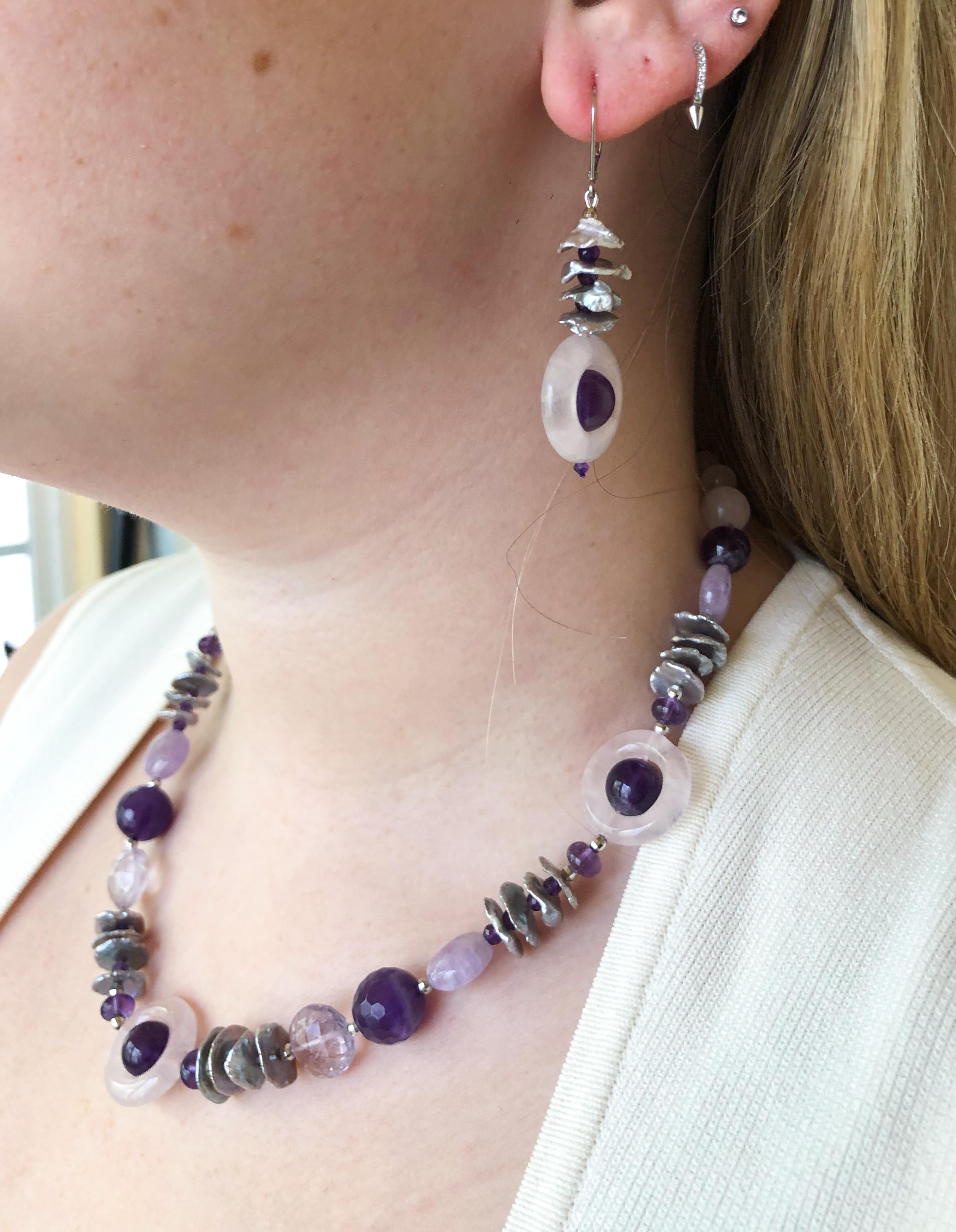 Donna Marina J. Orecchini con ametista, quarzo rosa e perla grigia in oro bianco 14 kt. in vendita