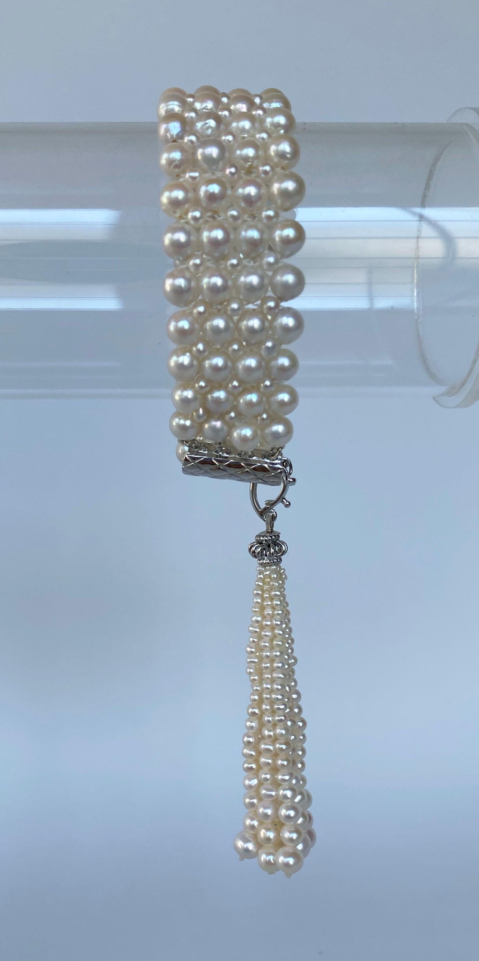 Marina J. Bracelet en perles tissées d'inspiration « Art déco » avec pompon en perles en vente 1