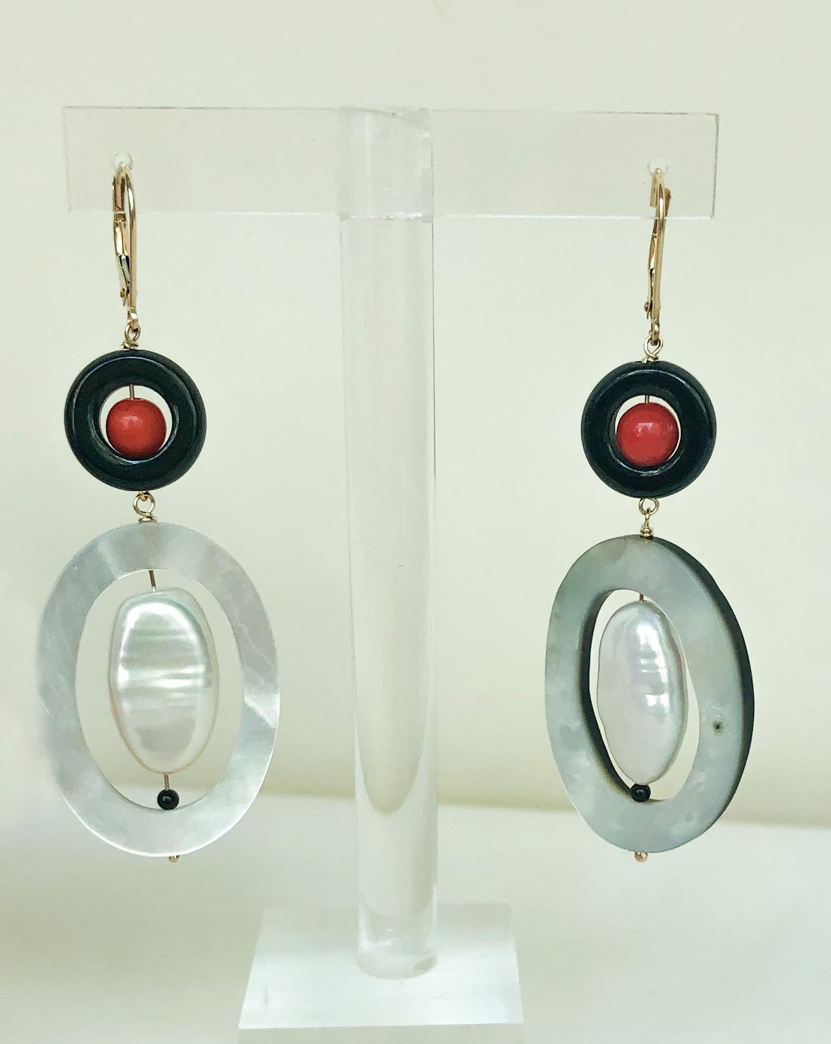 Marina J. Boucles d'oreilles « style Art déco » en or 14 carats avec corail, onyx, perles Neuf - En vente à Los Angeles, CA
