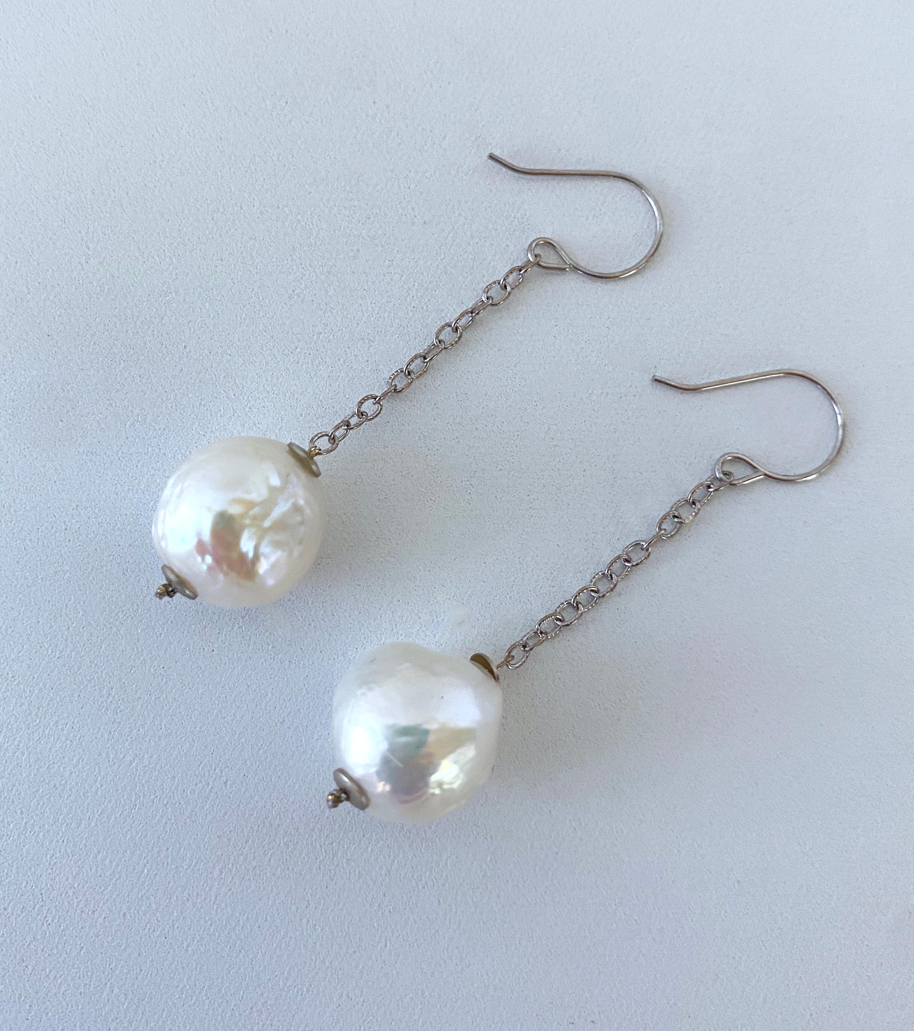 Marina J. Baroque Pearl Dangle Earring with solid 14k White Gold Chain & Hook In New Condition For Sale In Los Angeles, CA
