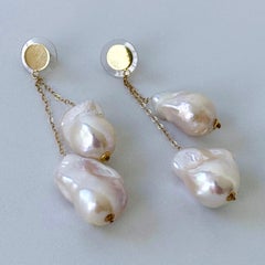 Marina J. Boucles d'oreilles pendantes en or jaune 14k et perles baroques
