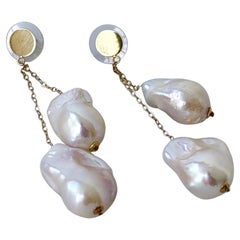 Marina J. Orecchini pendenti di perle barocche con oro giallo massiccio 14k