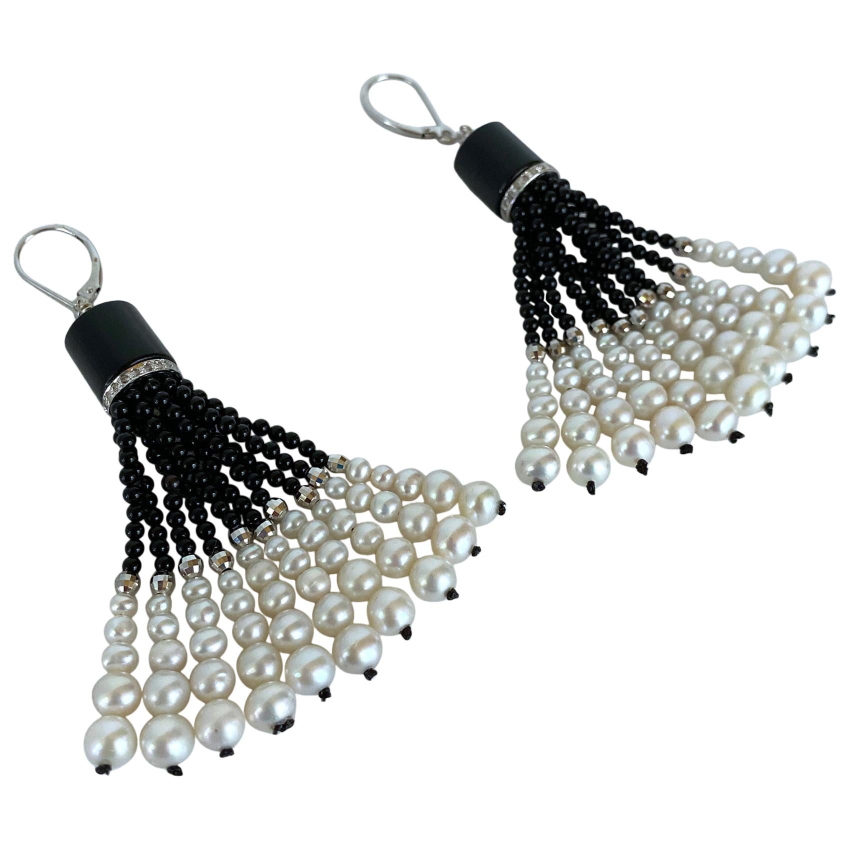Marina J. Boucles d'oreilles d'inspiration Art déco en perles, onyx noir, diamants et or en vente