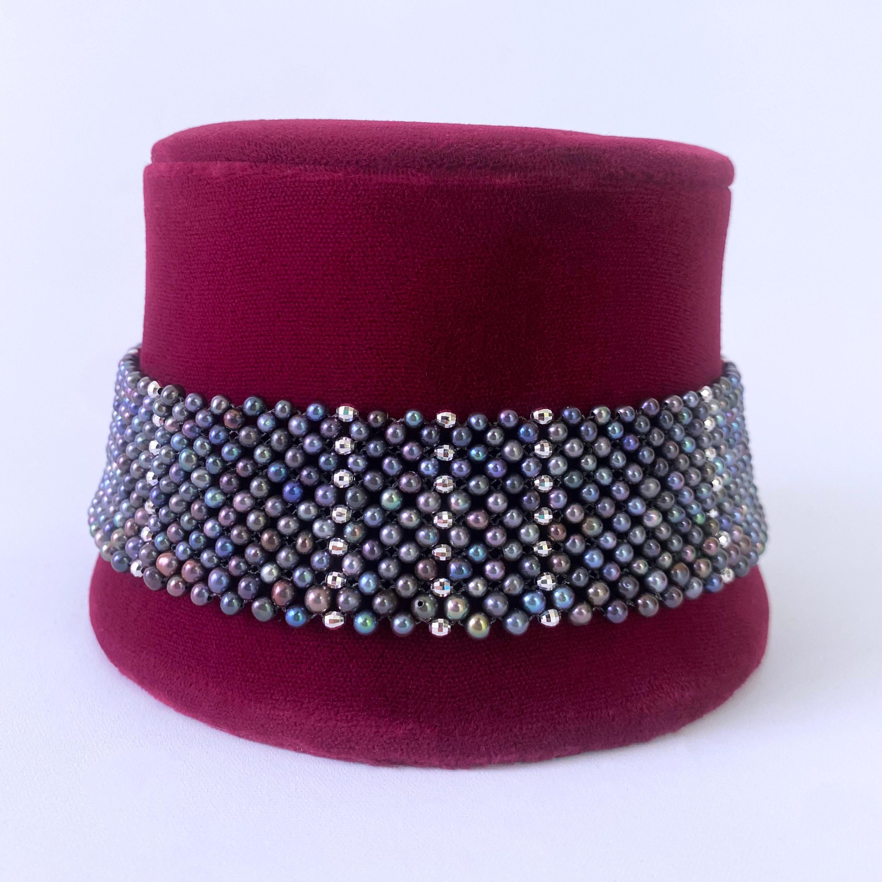 Marina J. Gargantilla ajustable de perlas negras con fornituras de plata rodiada en venta 4