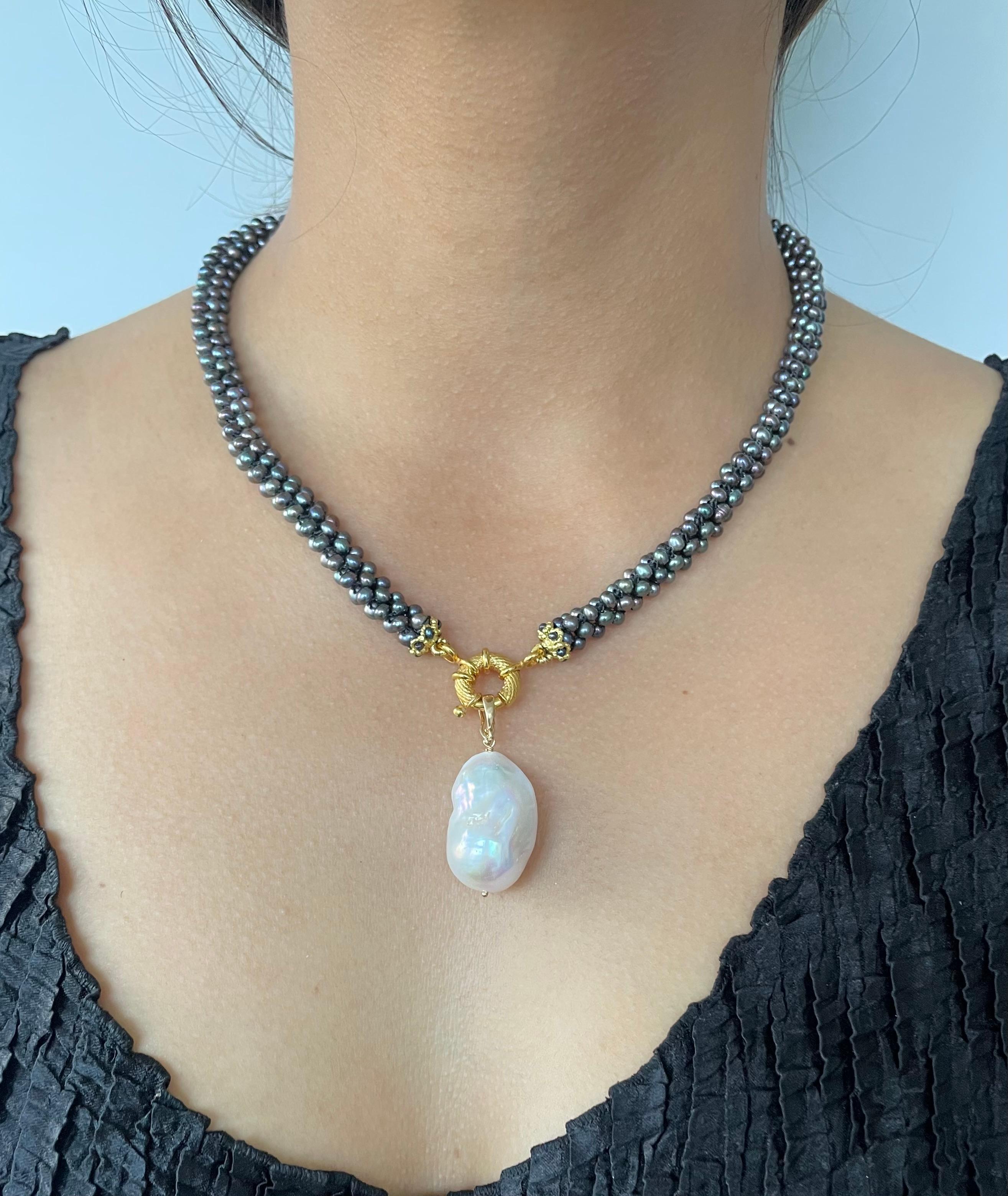 Artigiano Marina J. Collana in corda di perle nere, chiusura in oro massiccio 14k e centrotavola rimovibile in vendita