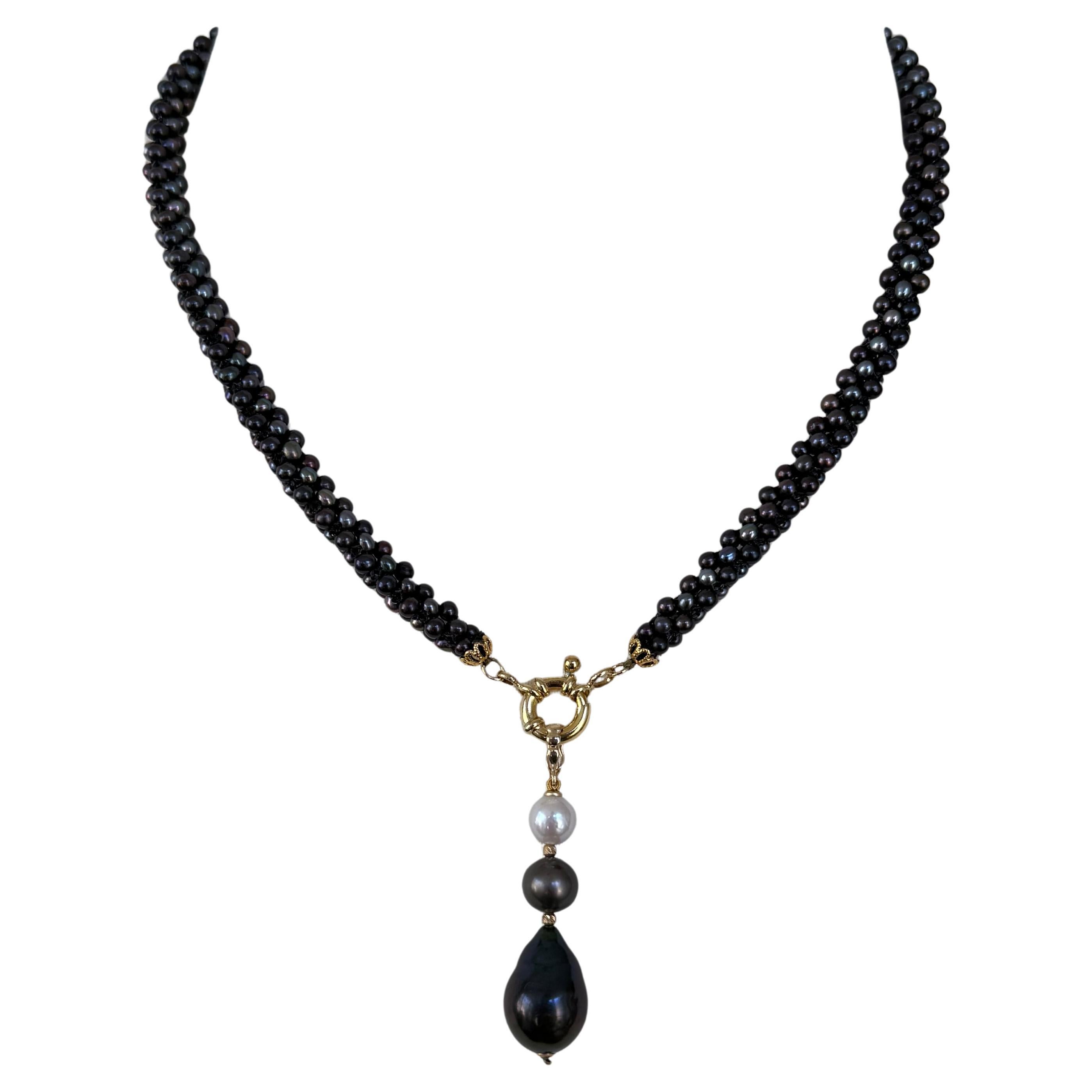 Marina J. Collier de perles noires plaquées or jaune 18 carats et pompon