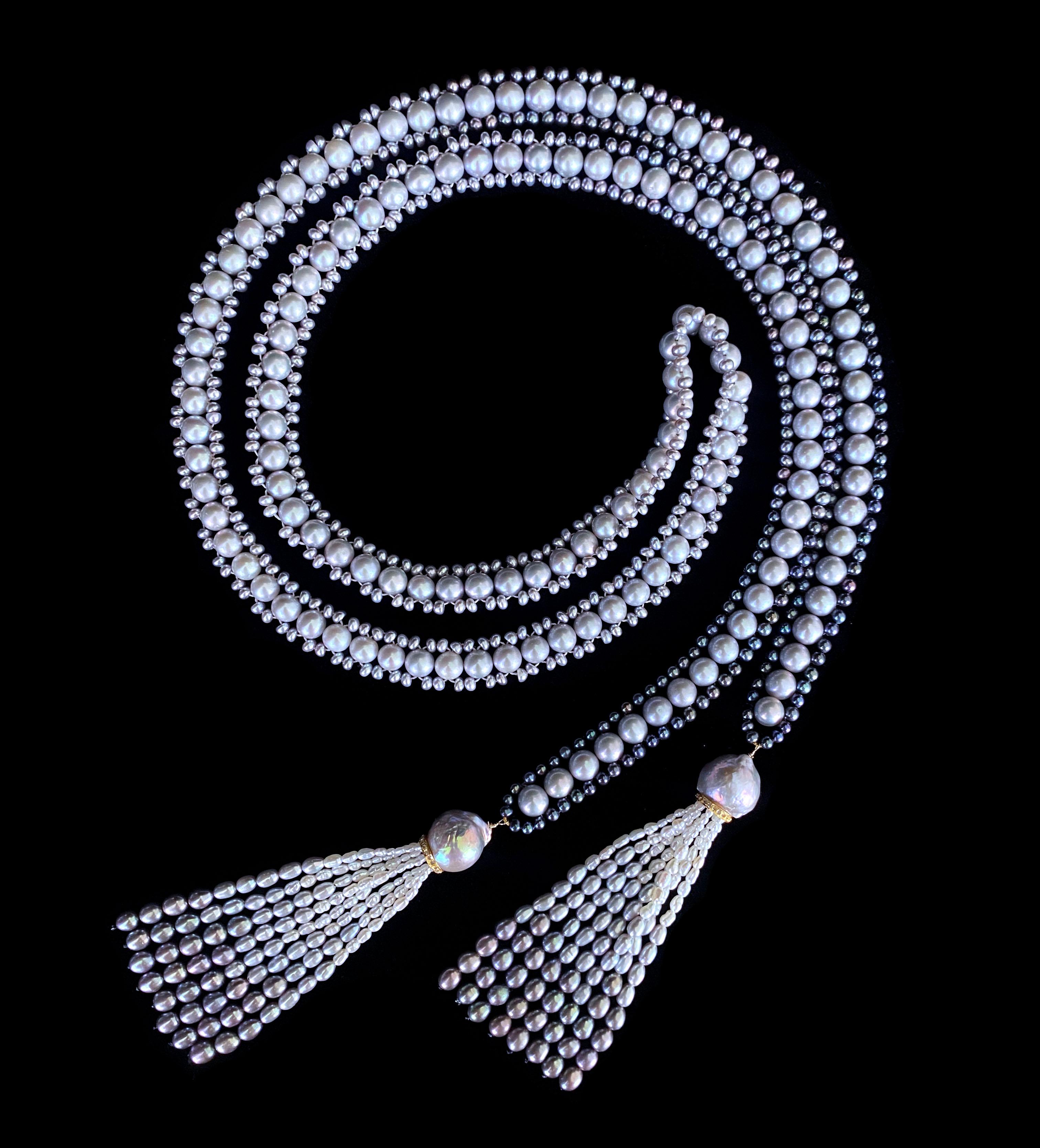 Marina J. Sautoir à perles dégradées noires, blanches et grises avec pompons incrustés de diamants en vente 1