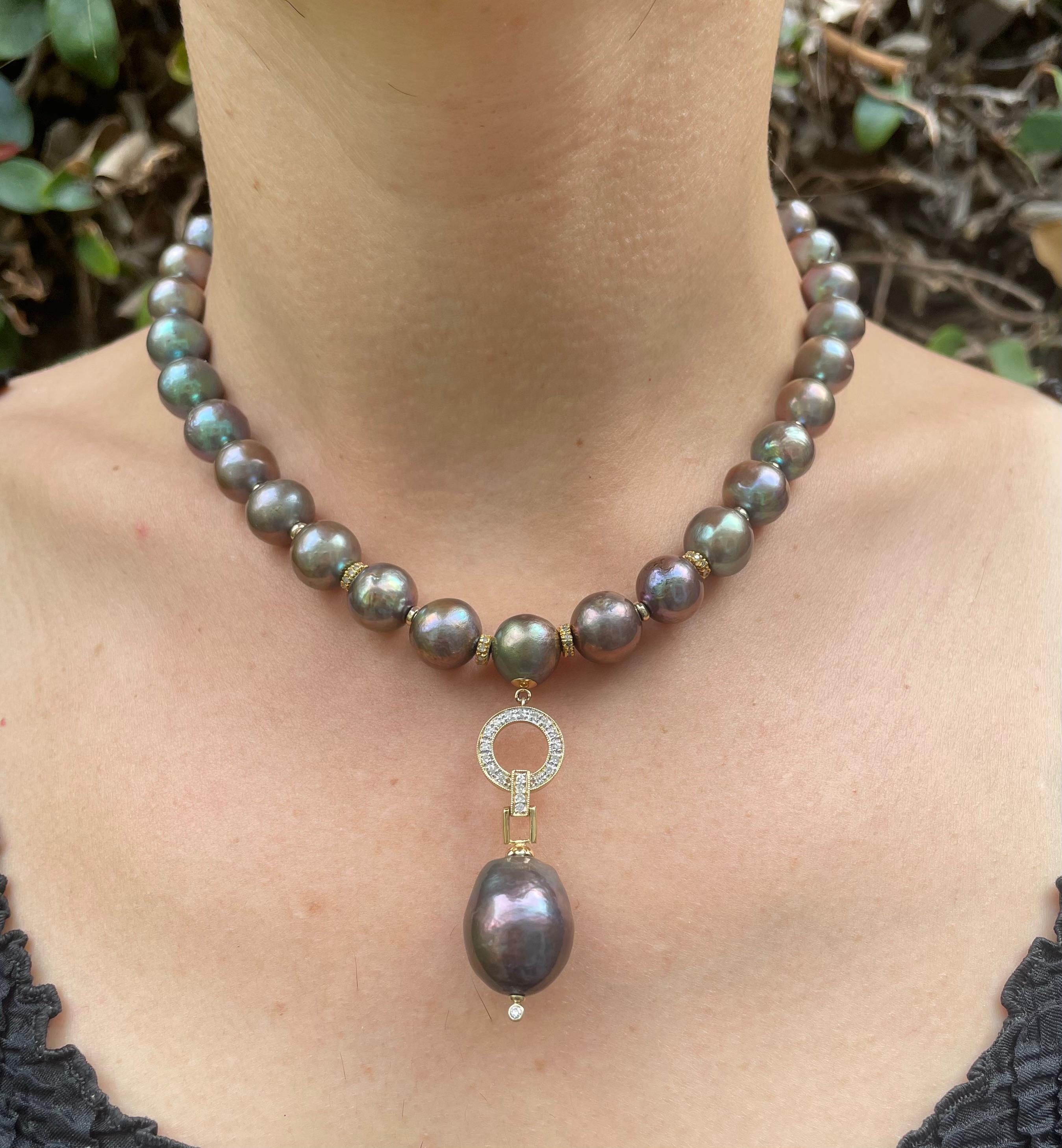Marina J Einzigartige schwarze Perlenkette + Diamanten & massives 14k Gelbgold im Angebot 1