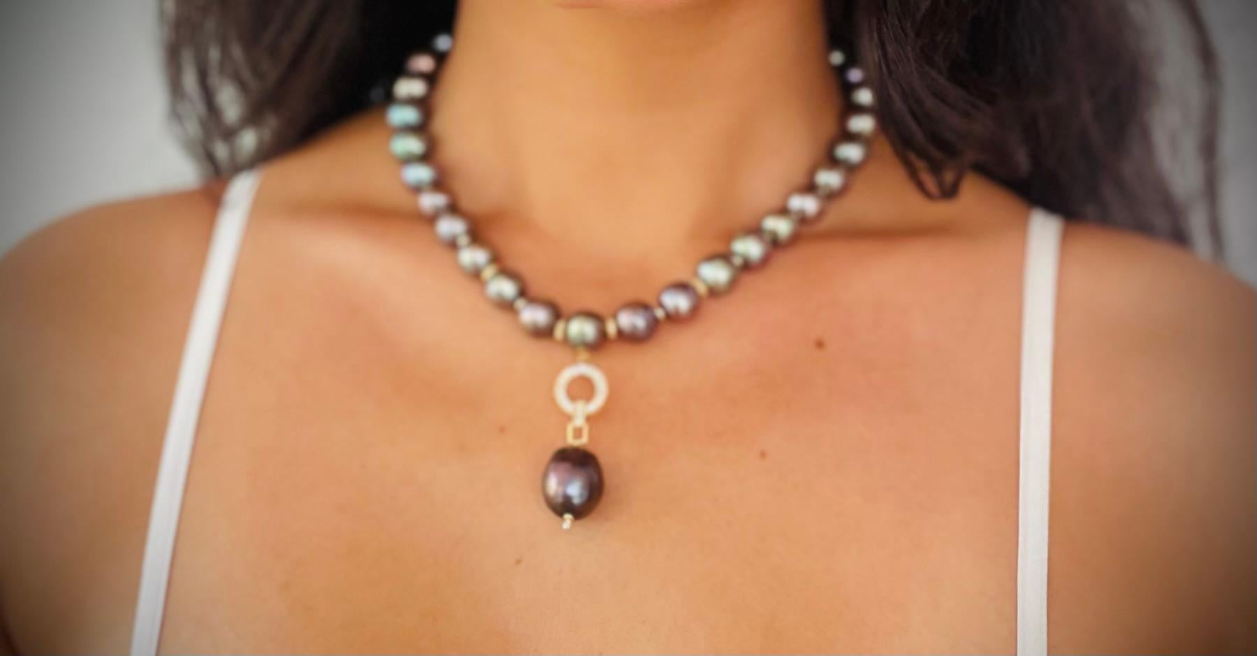 Marina J Einzigartige schwarze Perlenkette + Diamanten & massives 14k Gelbgold (Kunsthandwerker*in) im Angebot