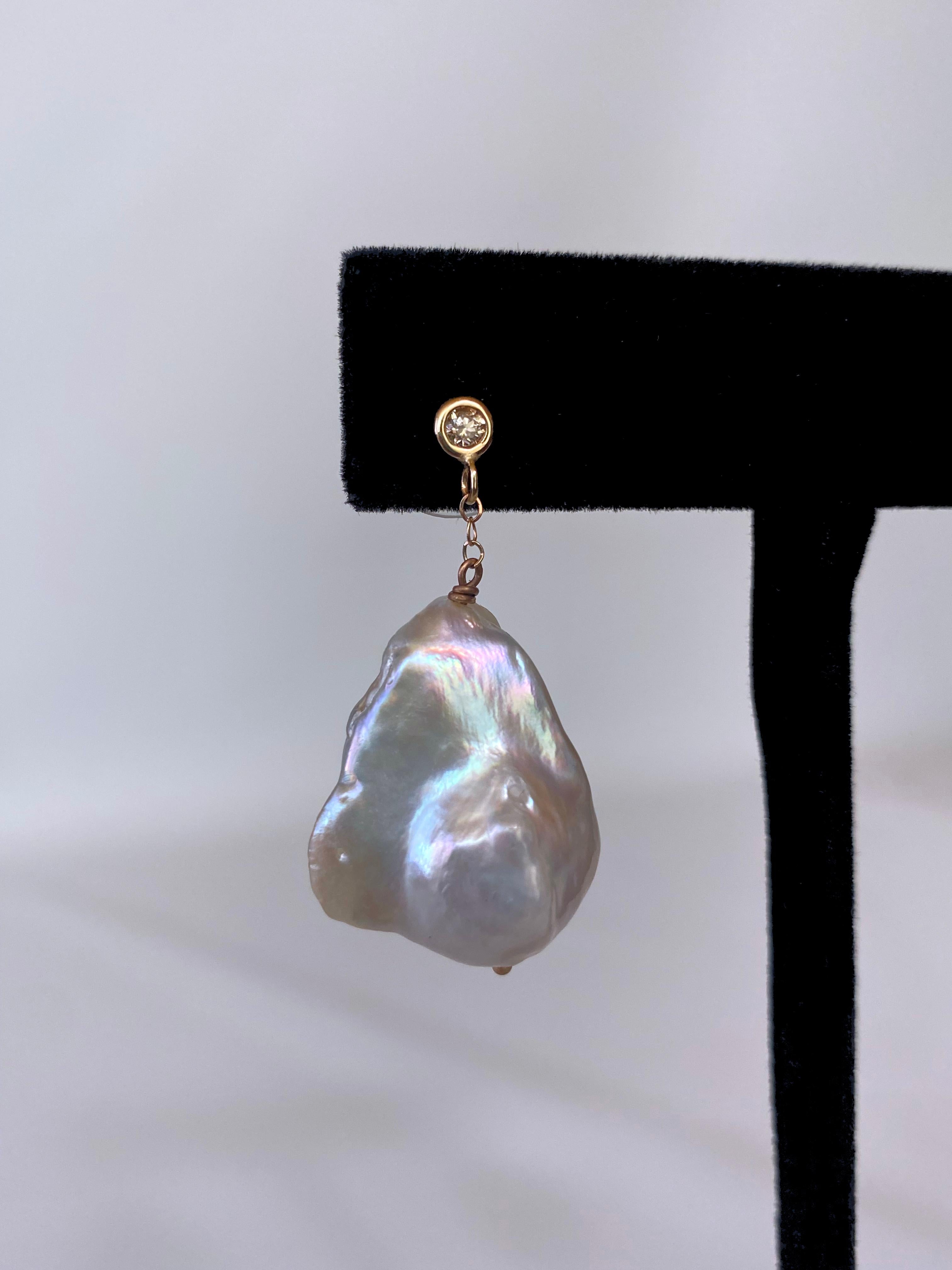 Boucles d'oreilles en or jaune 14k avec diamants et grandes perles baroques de Marina J. Neuf - En vente à Los Angeles, CA