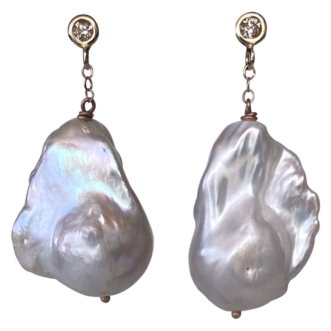 Marina J. Orecchini con diamanti e perle barocche grandi in oro giallo 14k