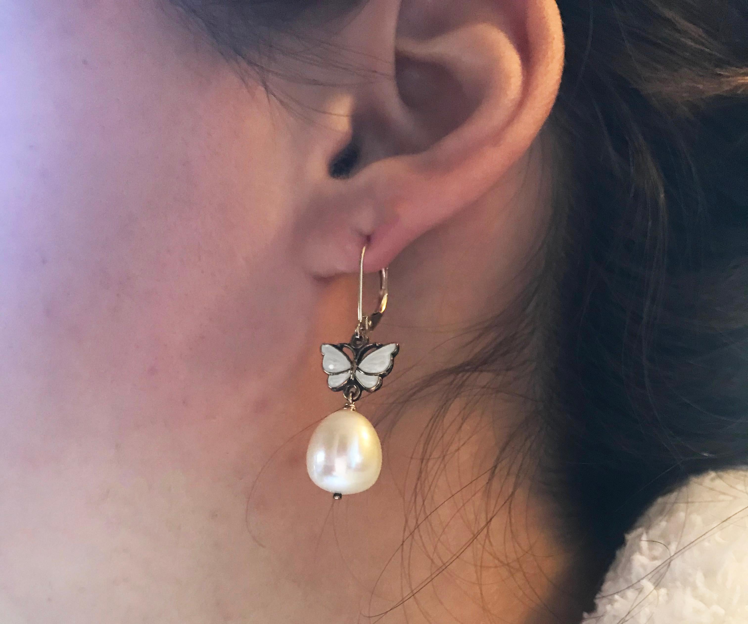 Marina J Drop Pearl, Vintage White Enamel Butterfly and 14 Karat Gold Earrings In New Condition In Los Angeles, CA