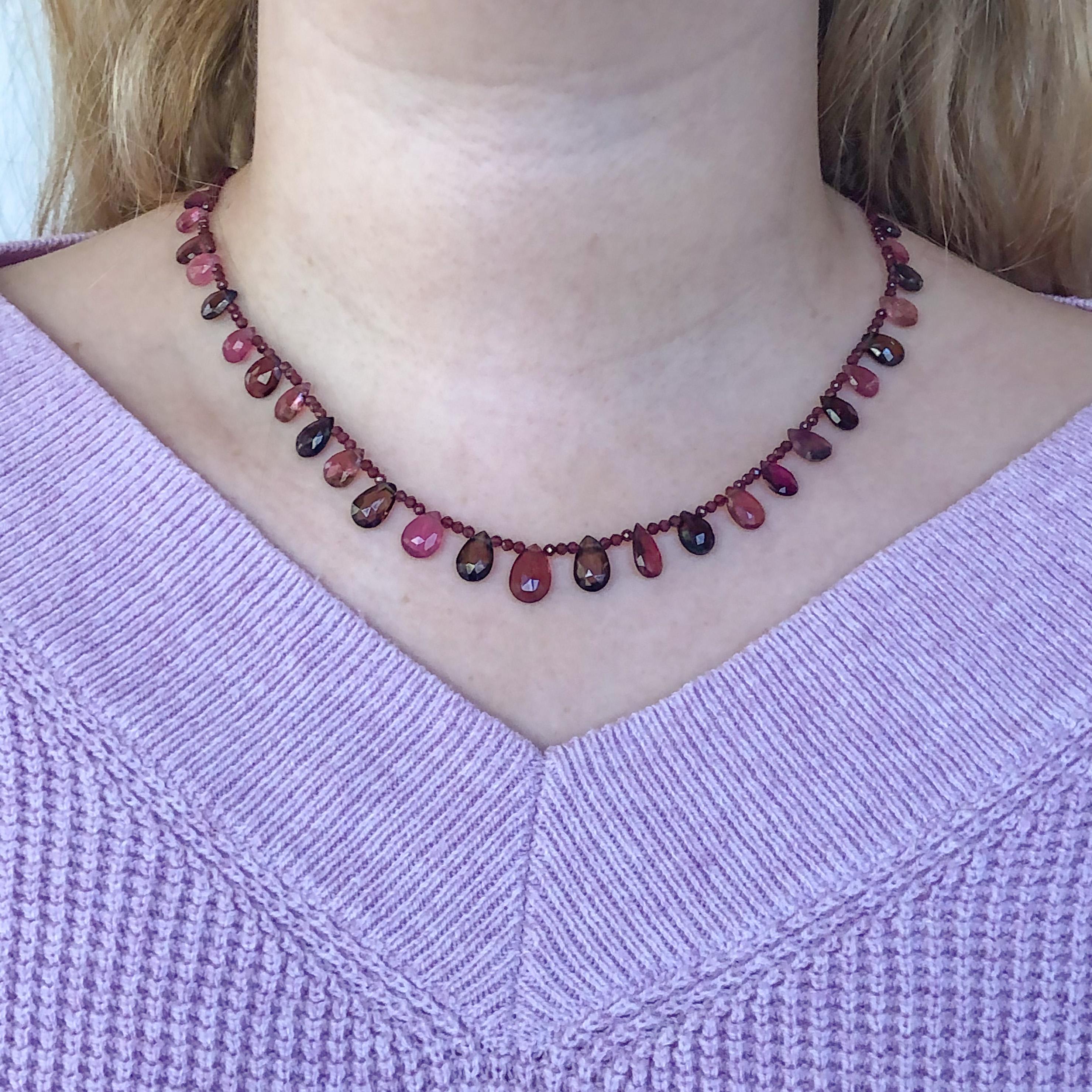 Marina J. Granat und mehrfarbiger rosa Turmalin Halskette mit Silberverschluss Damen im Angebot