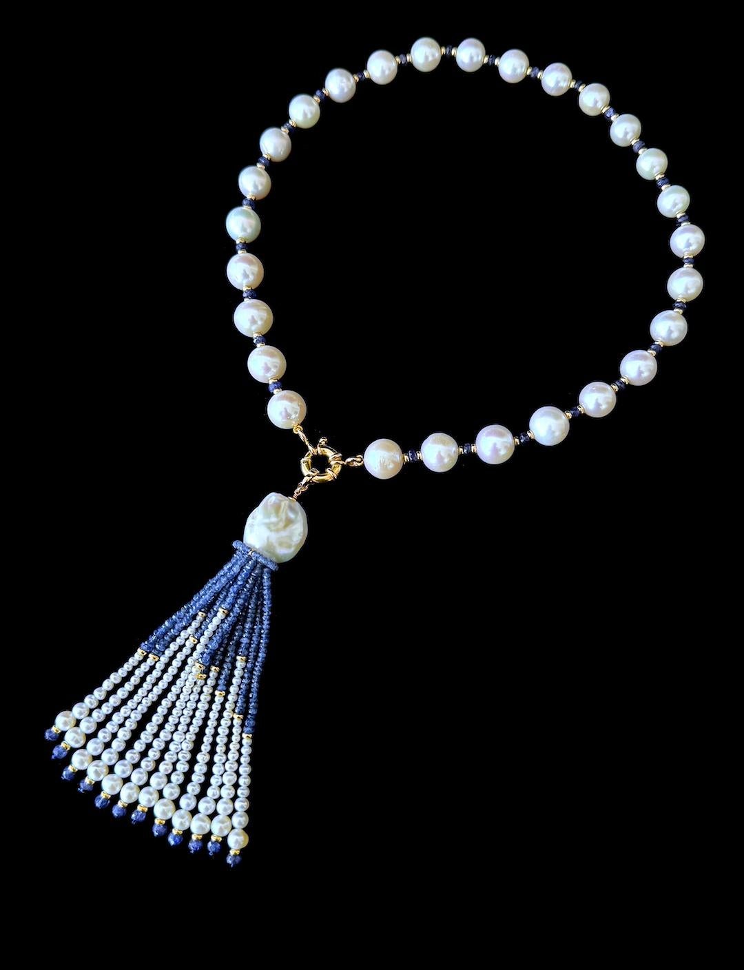 Artisan Marina J. Collier à pompon en or jaune 14 carats, perles graduées, saphirs bleus et saphirs bleus en vente
