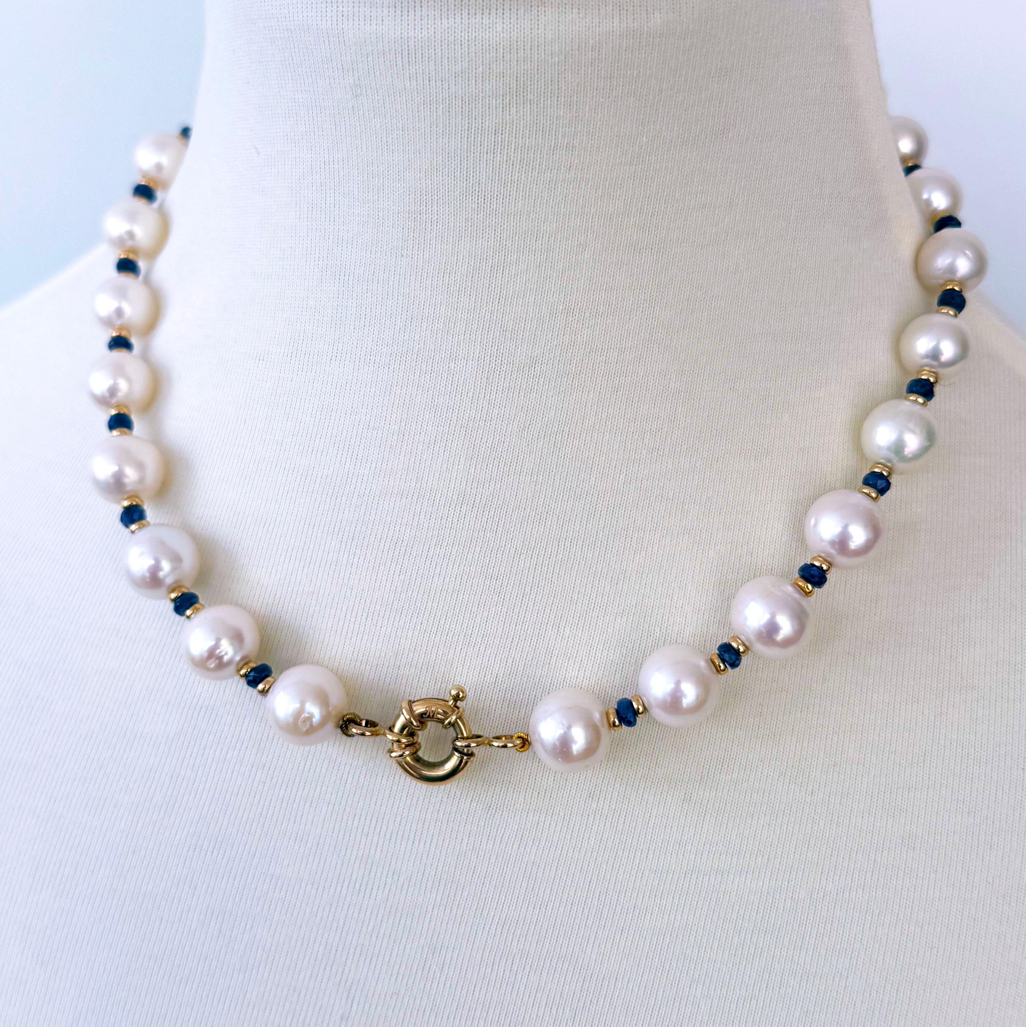 Marina J. Collier à pompon en or jaune 14 carats, perles graduées, saphirs bleus et saphirs bleus Neuf - En vente à Los Angeles, CA