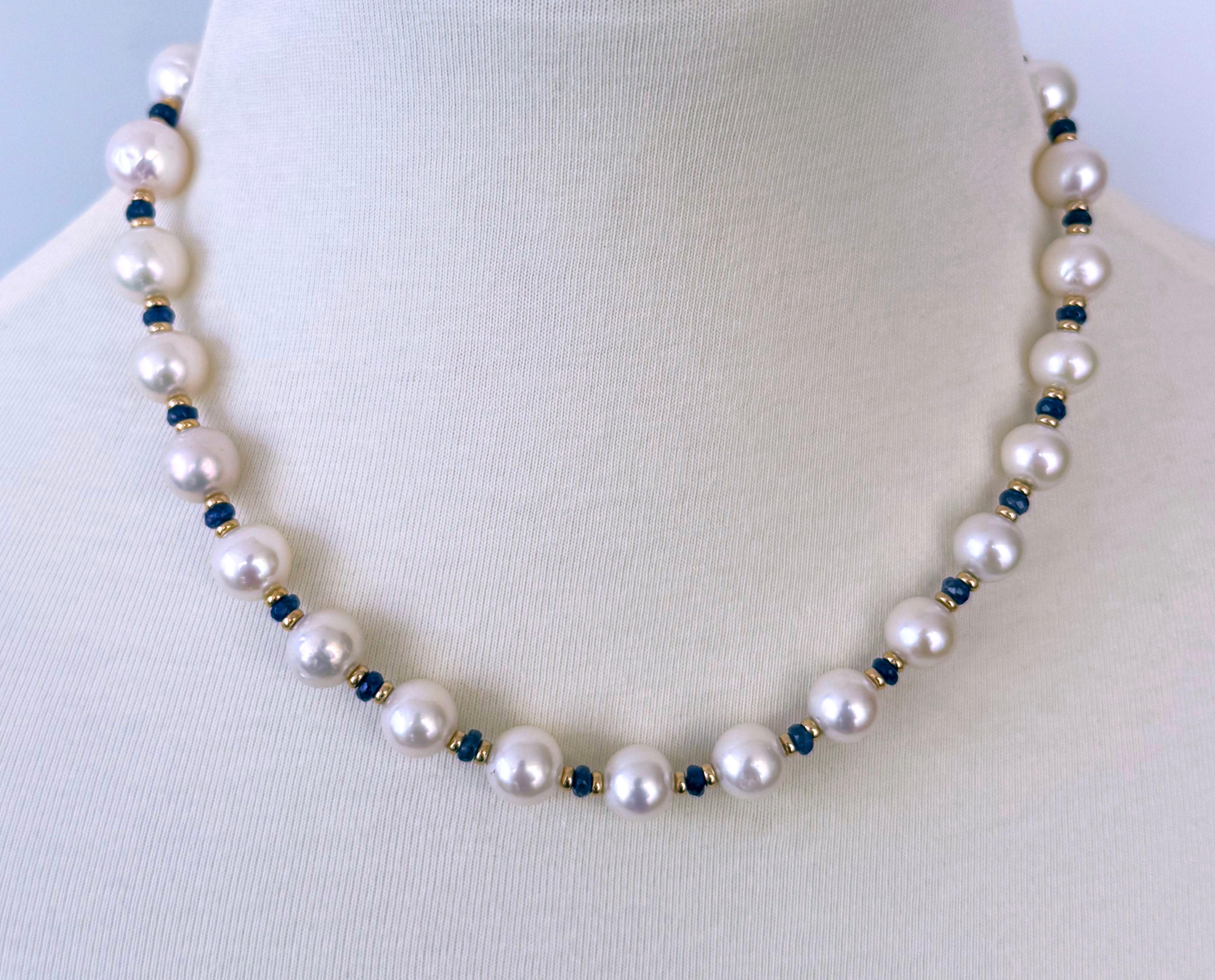 Marina J. Collier à pompon en or jaune 14 carats, perles graduées, saphirs bleus et saphirs bleus Pour femmes en vente