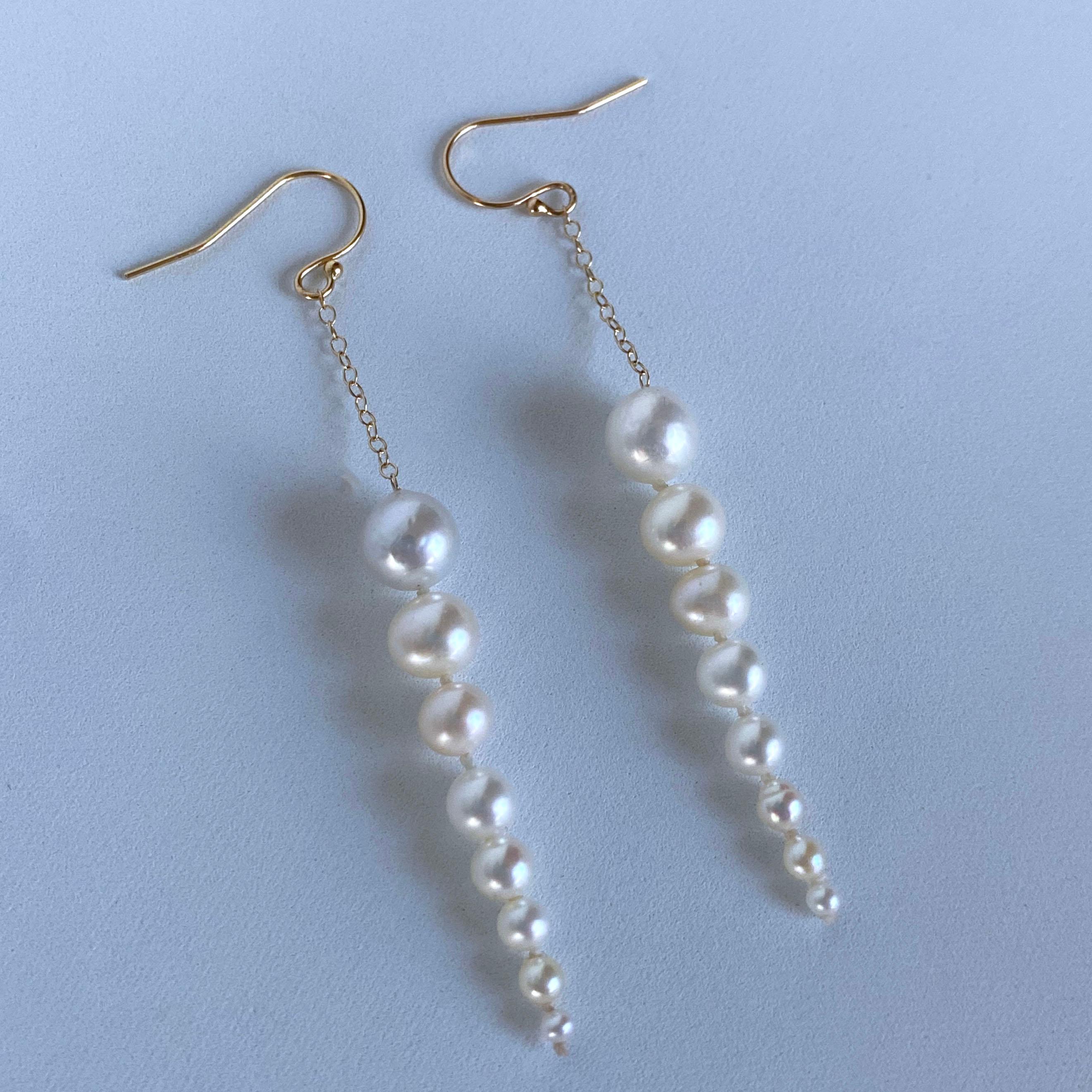 Marina J. Graduated Pearl Dangle Earring with 14k Yellow Gold In New Condition For Sale In Los Angeles, CA