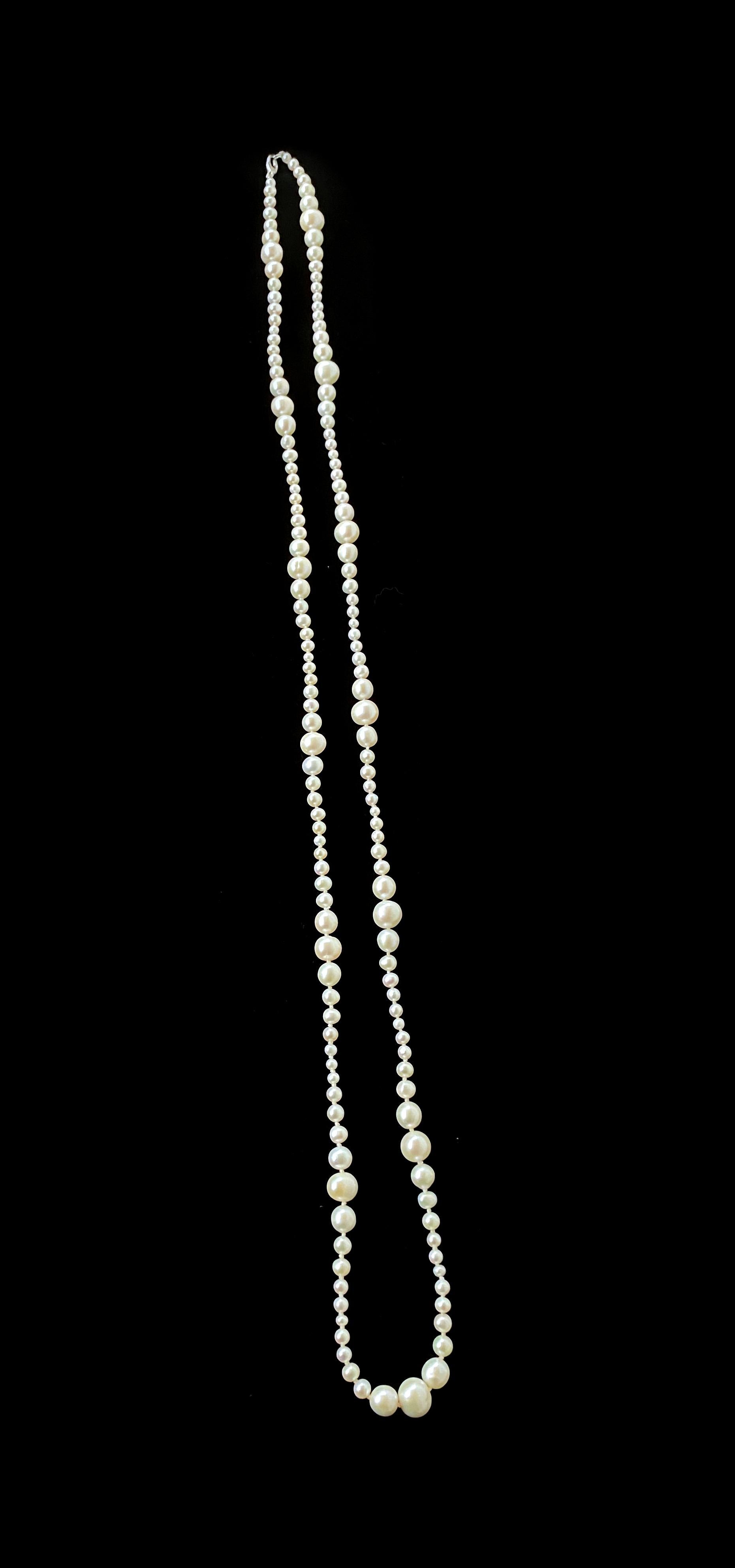 Marina J. Graduated Pearl Necklace with 14k White Gold Clasp In New Condition In Los Angeles, CA