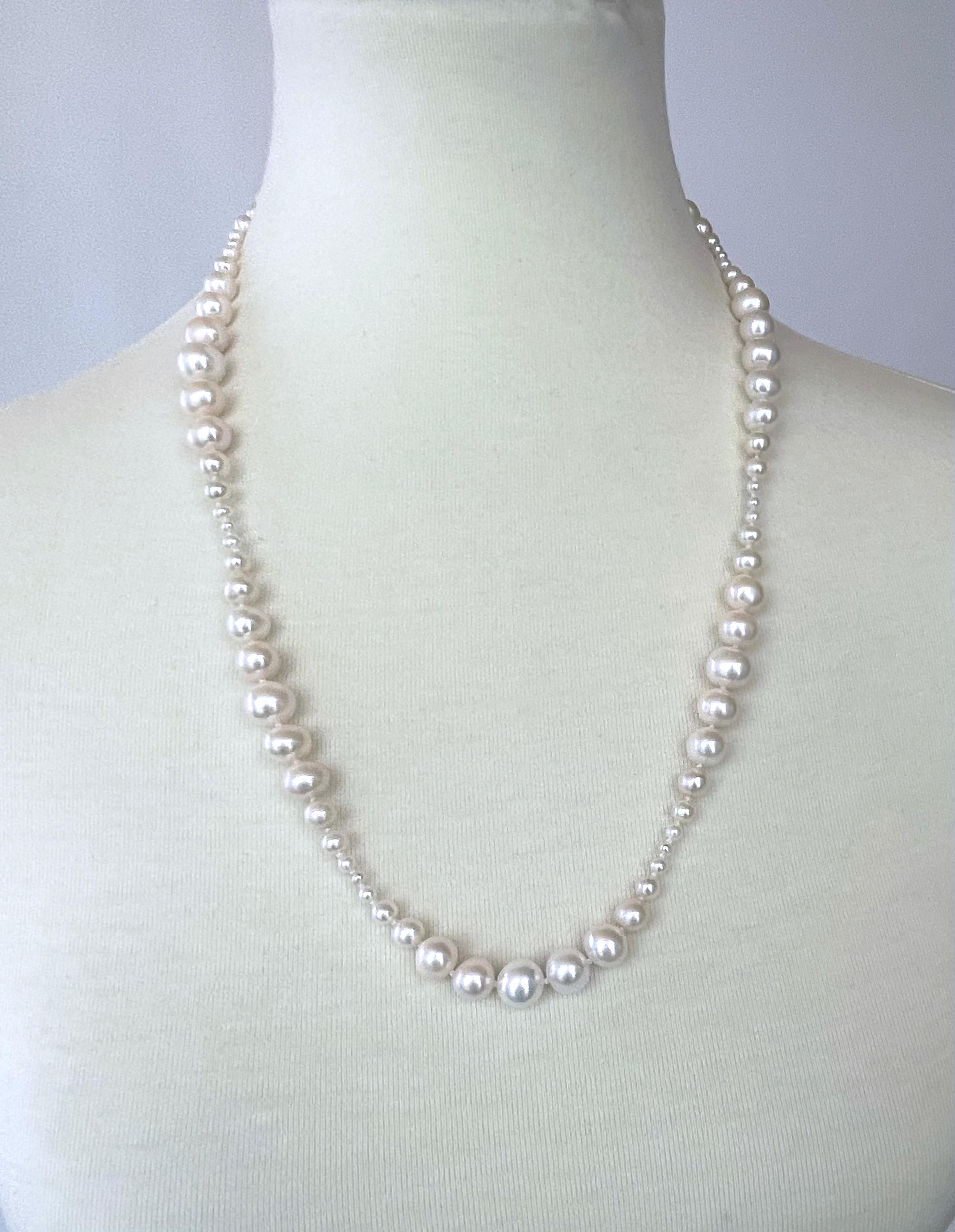 Marina J., abgestufte Perlenkette mit Verschluss aus 14 Karat Gelbgold im Angebot 3