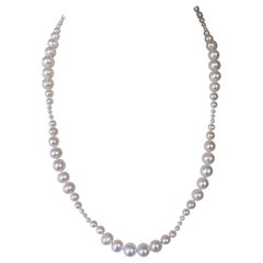 Marina J. Collier de perles graduées avec fermoir en or jaune 14 carats