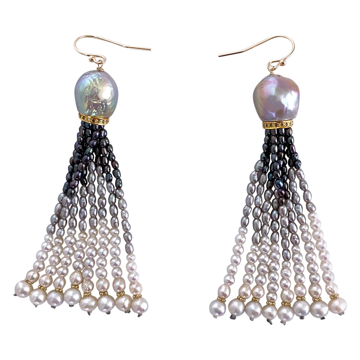 Marina J. Pendientes de borla ondulada de perlas graduadas con diamantes y oro macizo de 14k