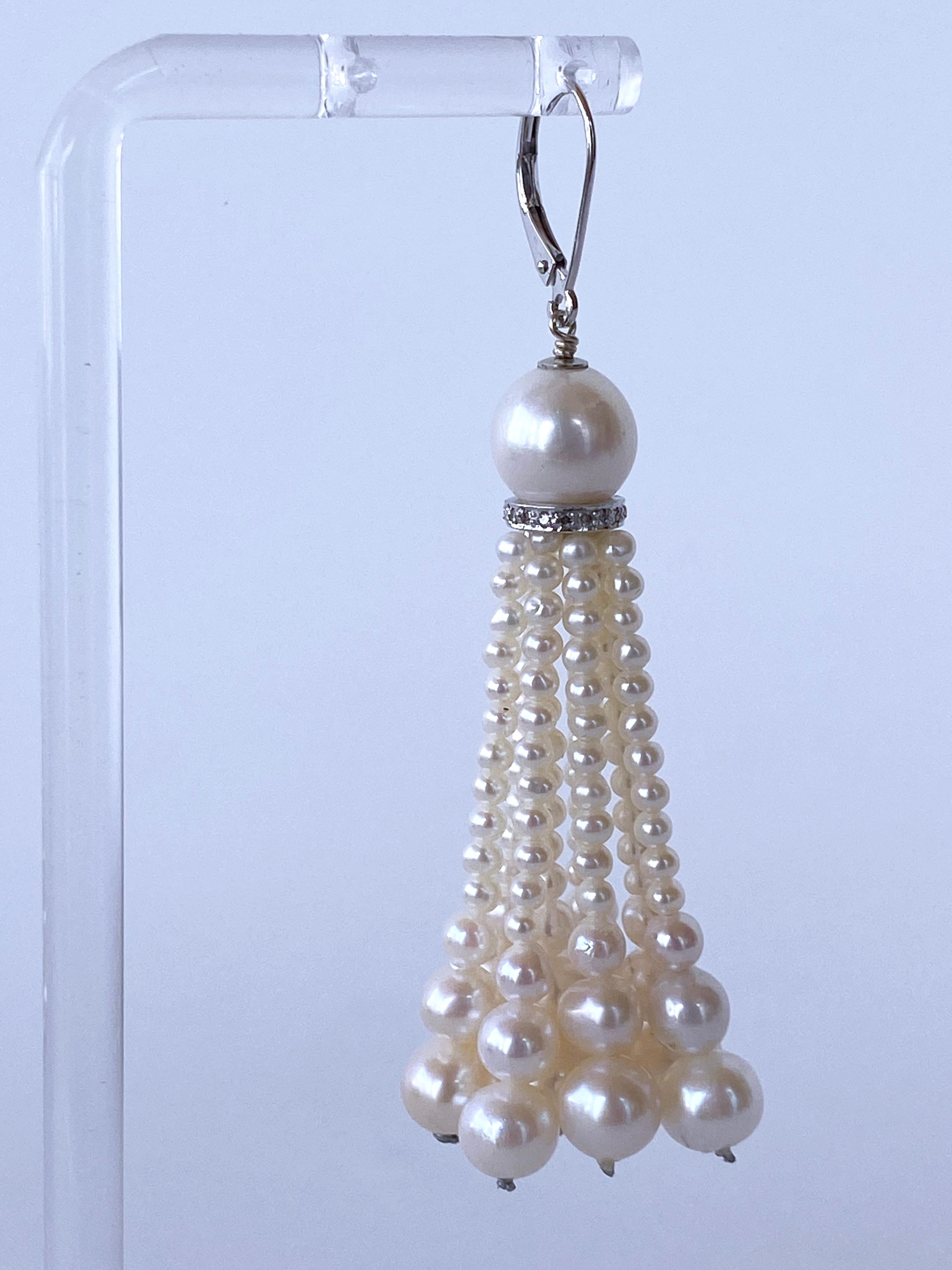Artisan Marina J. Boucles d'oreilles à pampilles graduées en or blanc 14 carats incrustées de diamants en vente