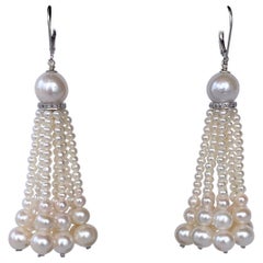 Marina J. Boucles d'oreilles à pampilles graduées en or blanc 14 carats incrustées de diamants