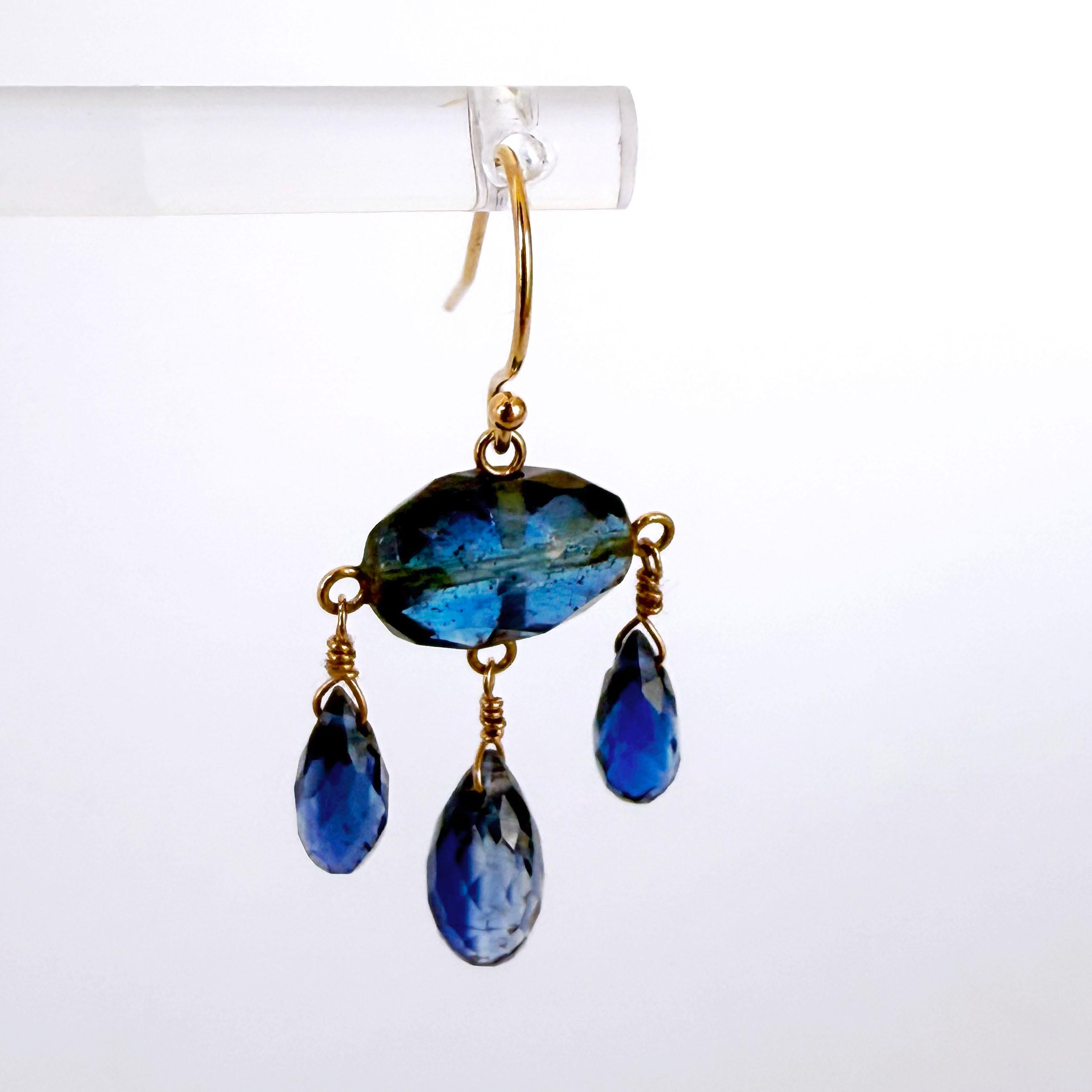 Marina J. Boucles d'oreilles chandelier en Kyanite et or jaune massif 14 carats Pour femmes en vente