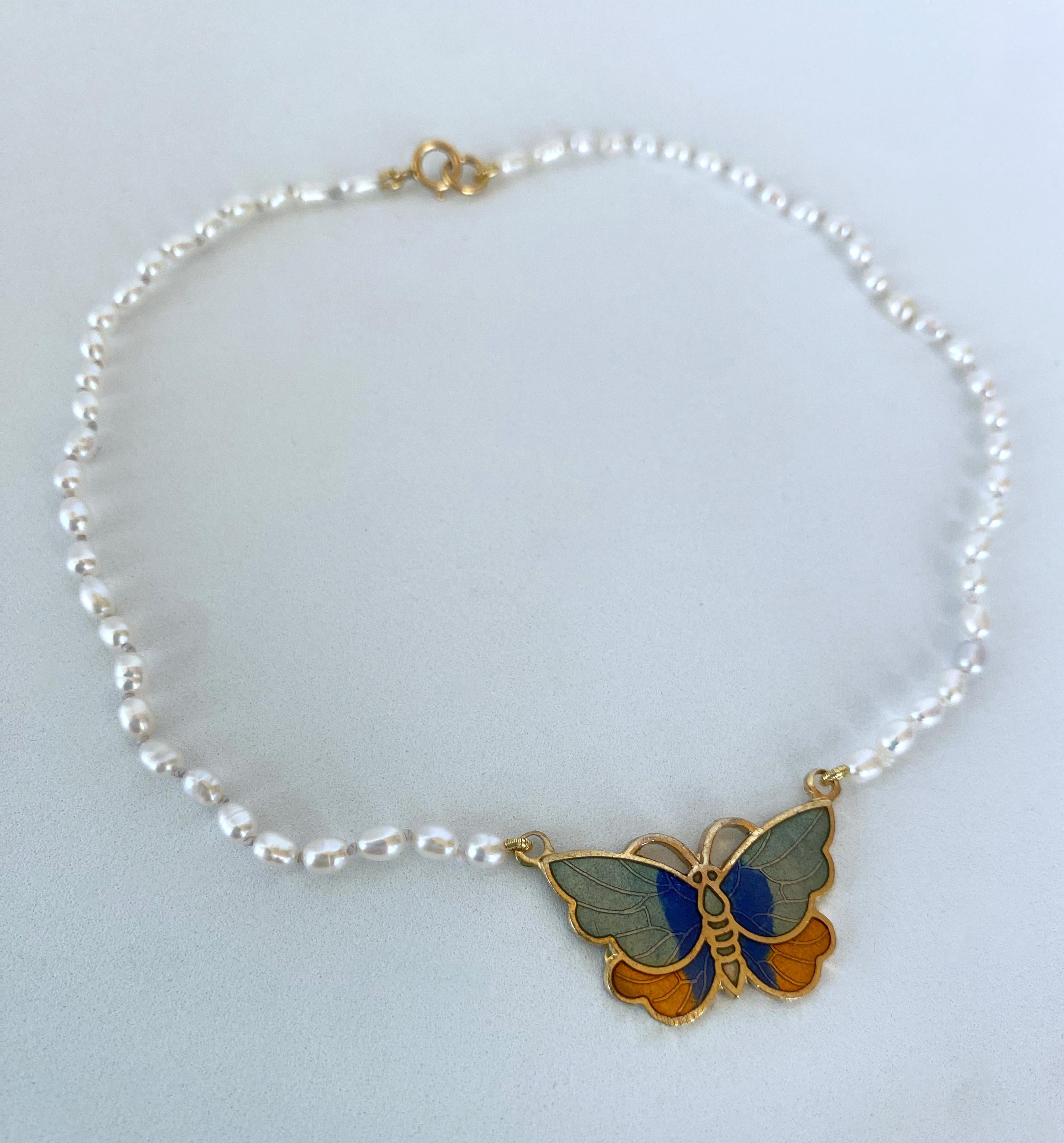 Marina J. Little Girl's Pearl Strung Necklace with Butterfly Pendant In New Condition For Sale In Los Angeles, CA