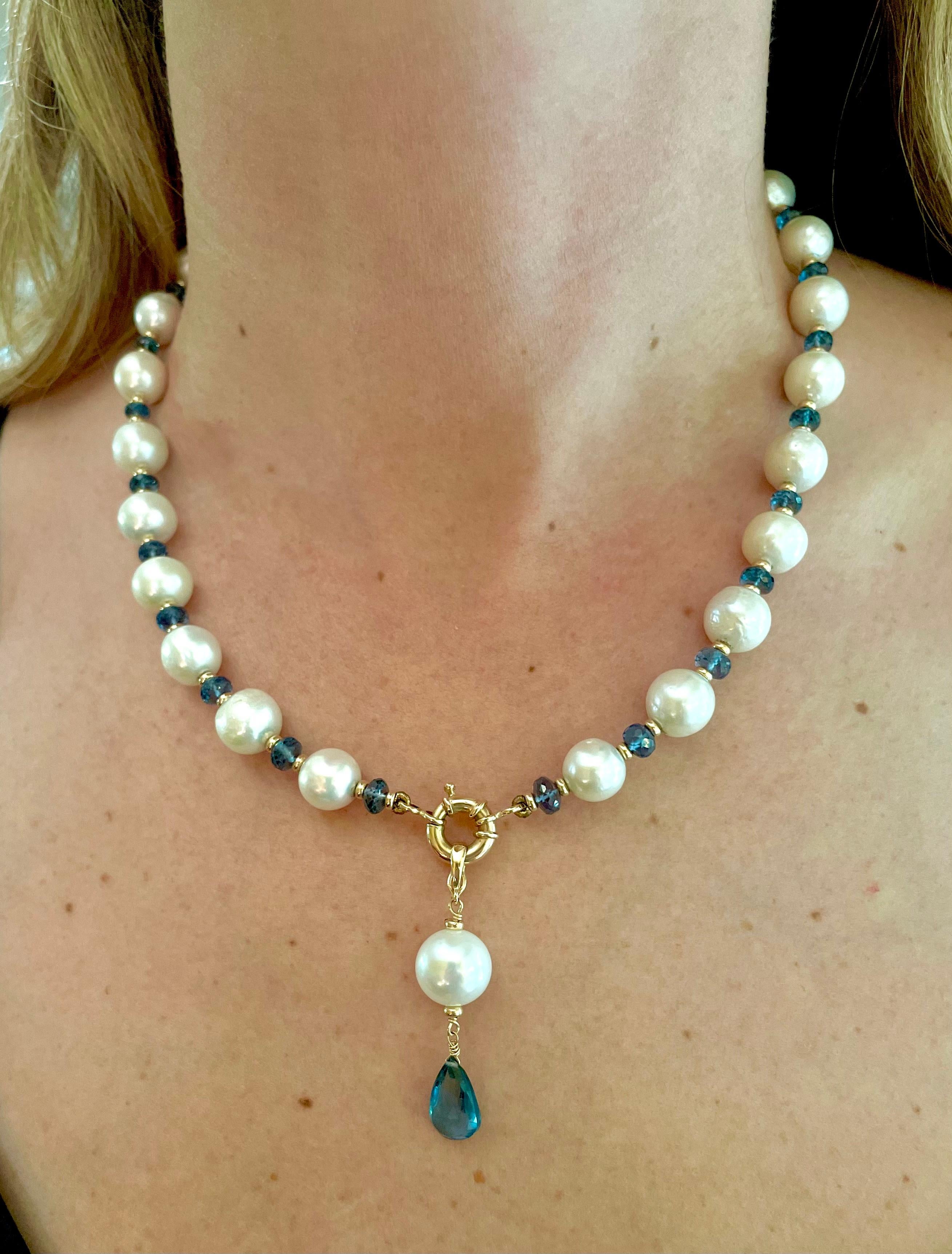 Marina J London Topacio azul, oro amarillo de 14k y collar de perlas con gota extraíble en venta 2