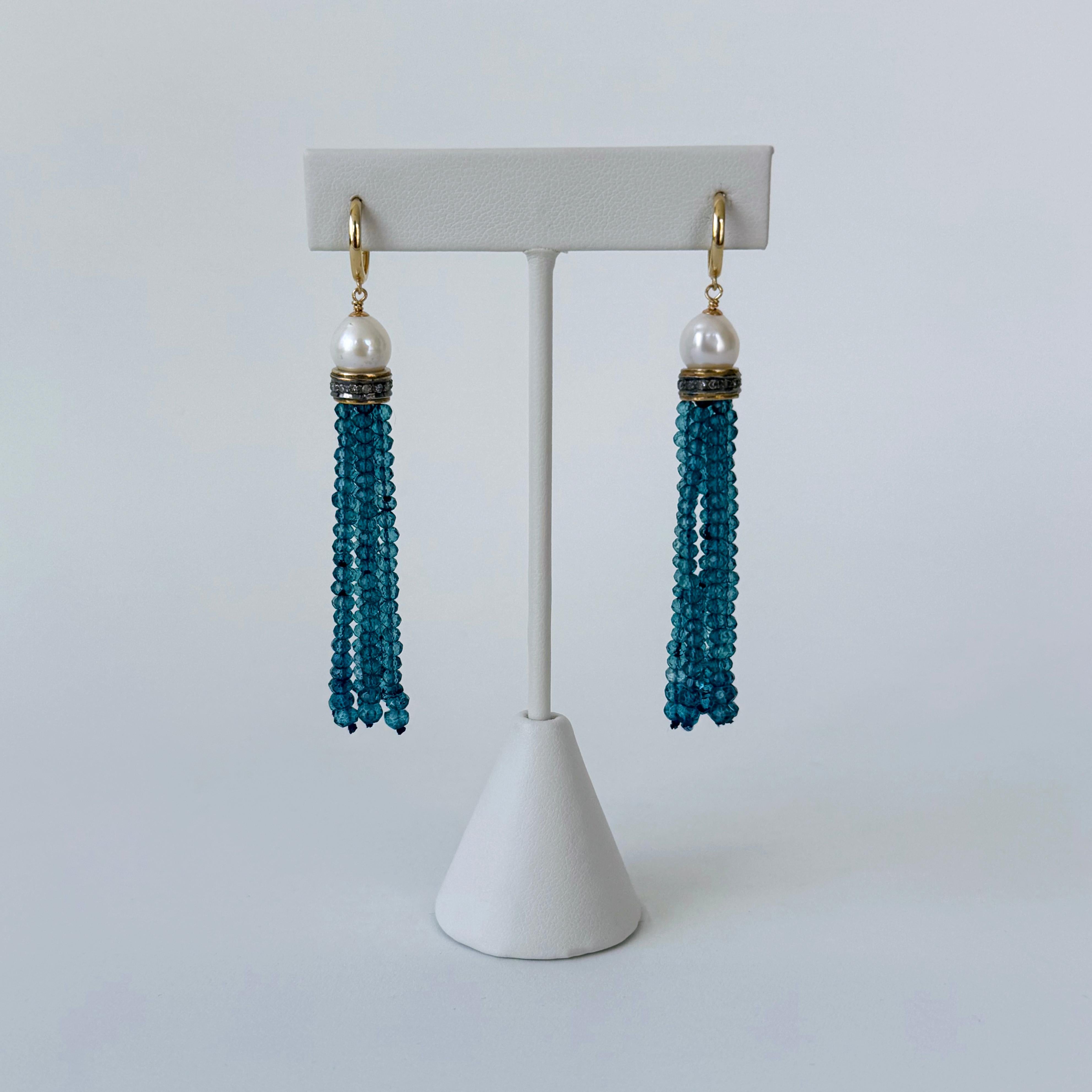 Marina J. London Orecchini con topazio blu, perle, diamanti e nappe solide in 14k In condizioni Nuovo in vendita a Los Angeles, CA